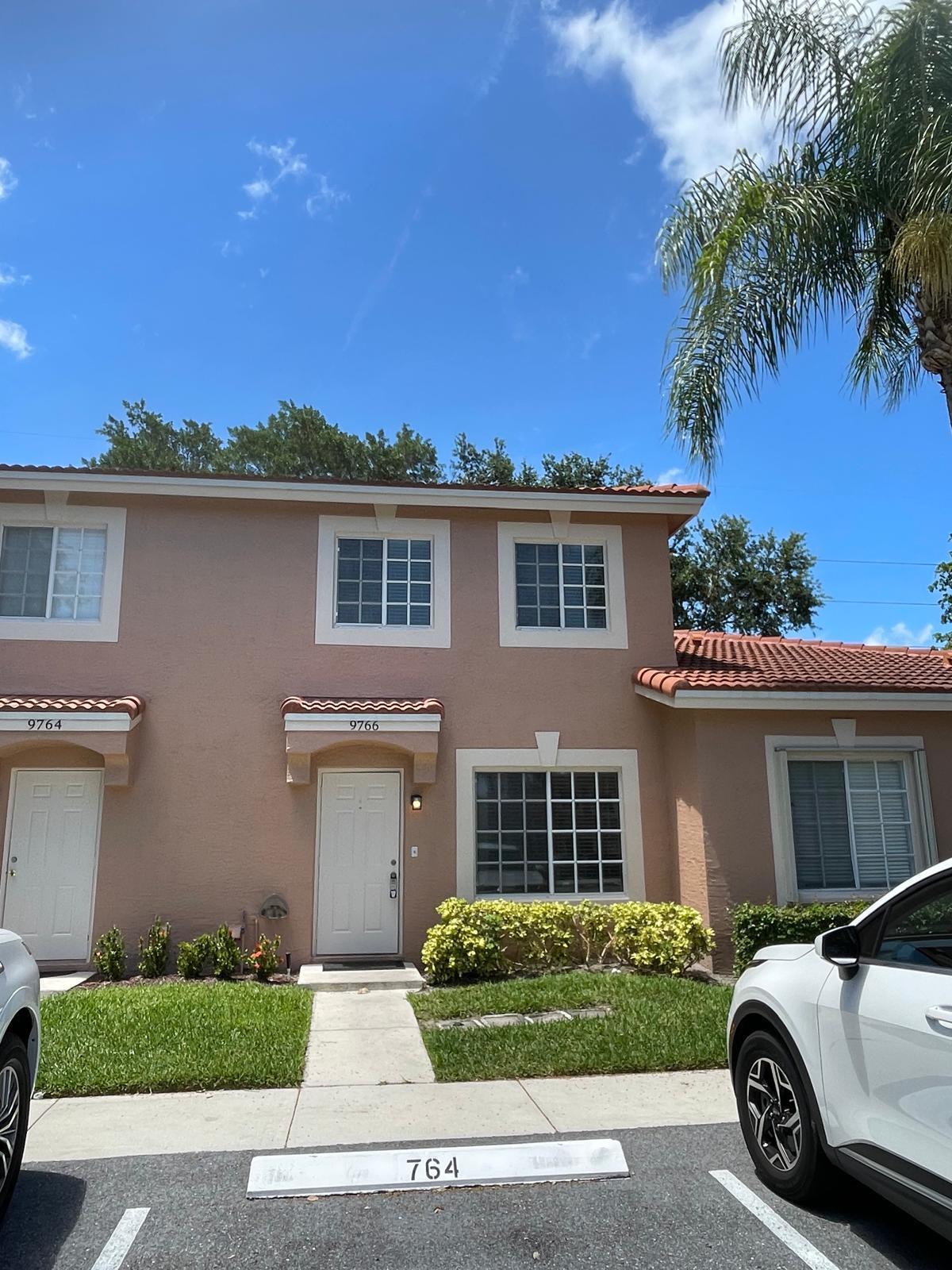 SANTA CRUZ - Residential Lease