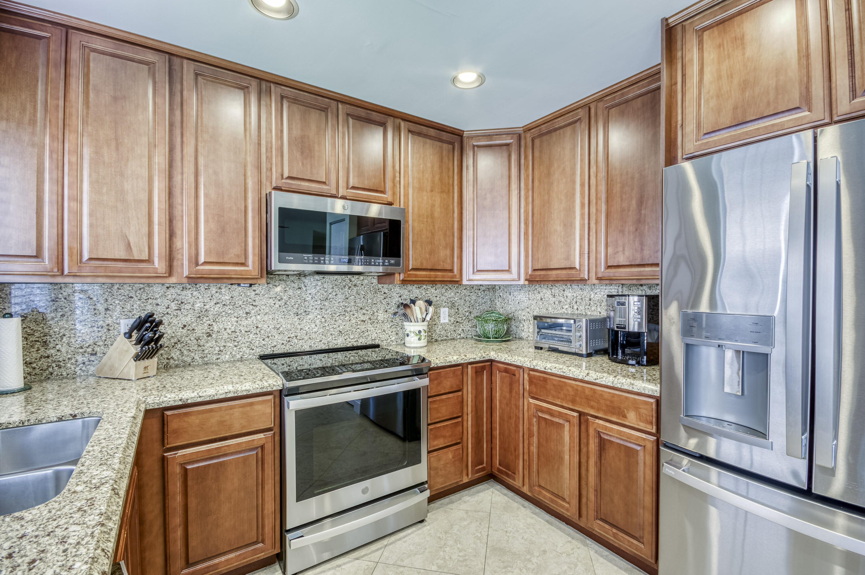 Lakefield of The Landings - Residential