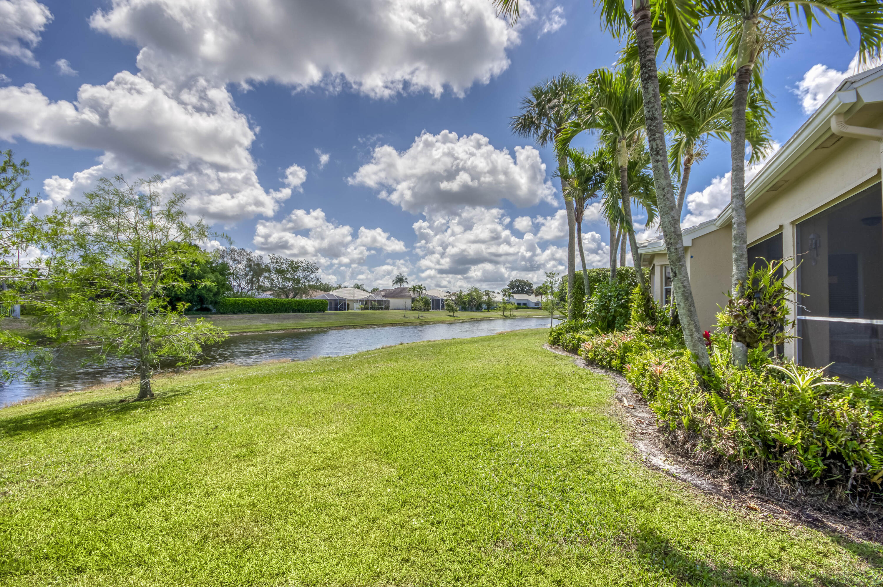 Lakefield of The Landings - Residential