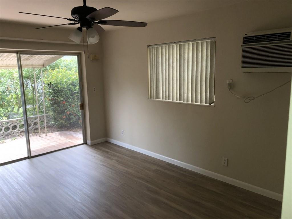 HOLLYWOOD COUNTRY CLUB DI - Residential Lease