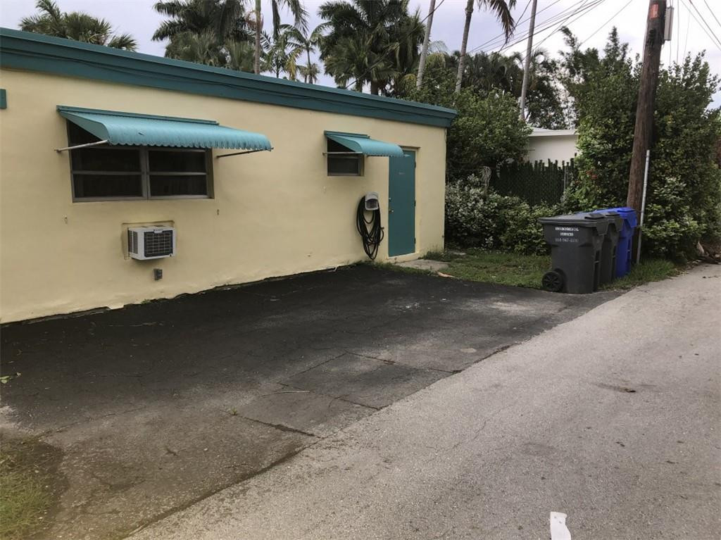 HOLLYWOOD COUNTRY CLUB DI - Residential Lease