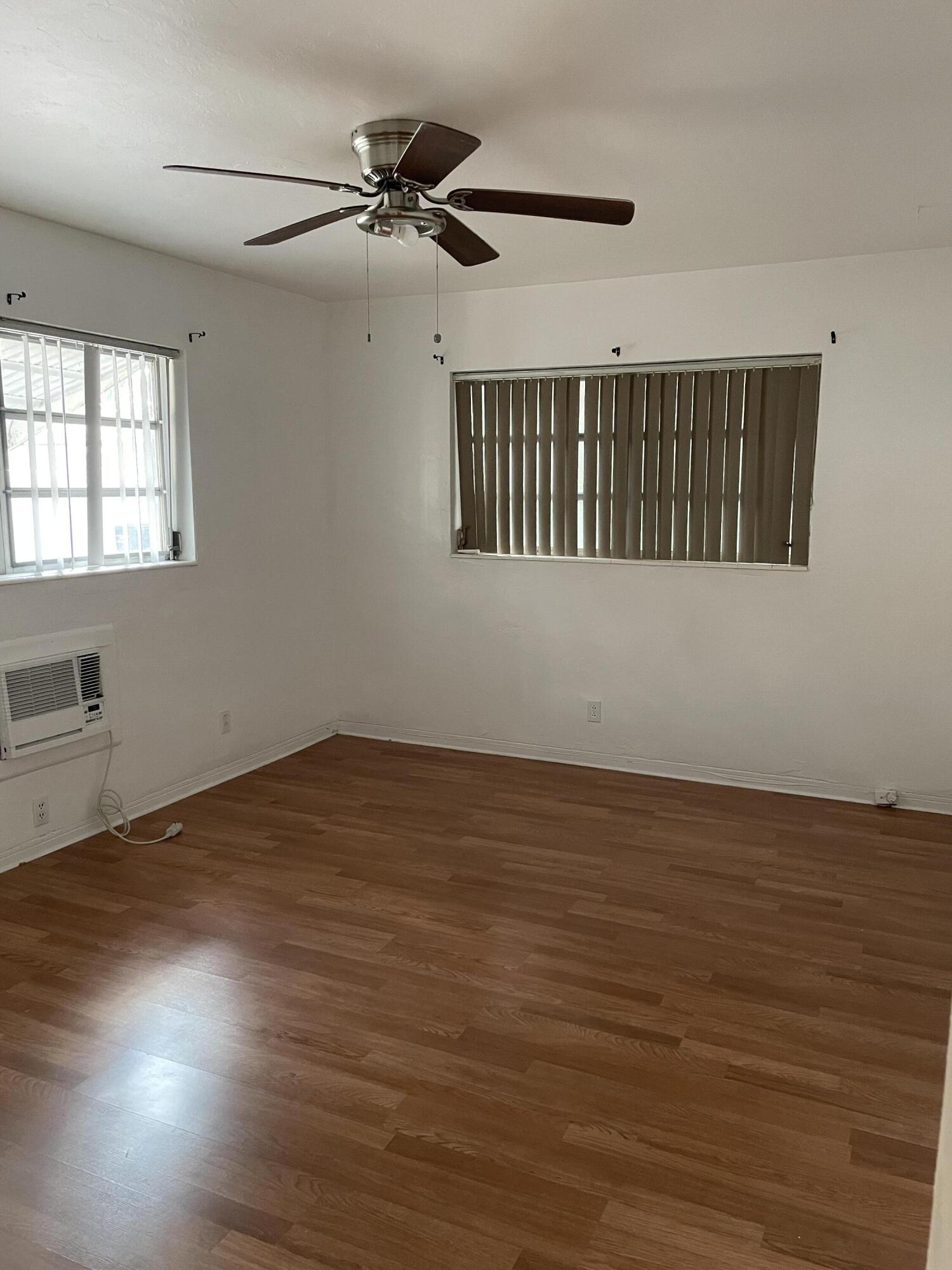 HOLLYWOOD COUNTRY CLUB DI - Residential Lease
