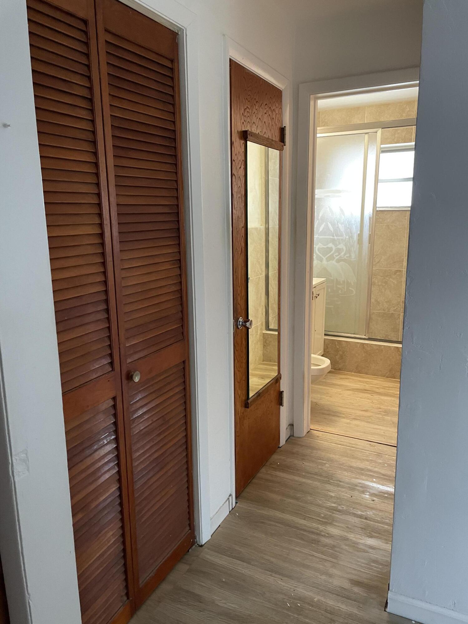 HOLLYWOOD COUNTRY CLUB DI - Residential Lease