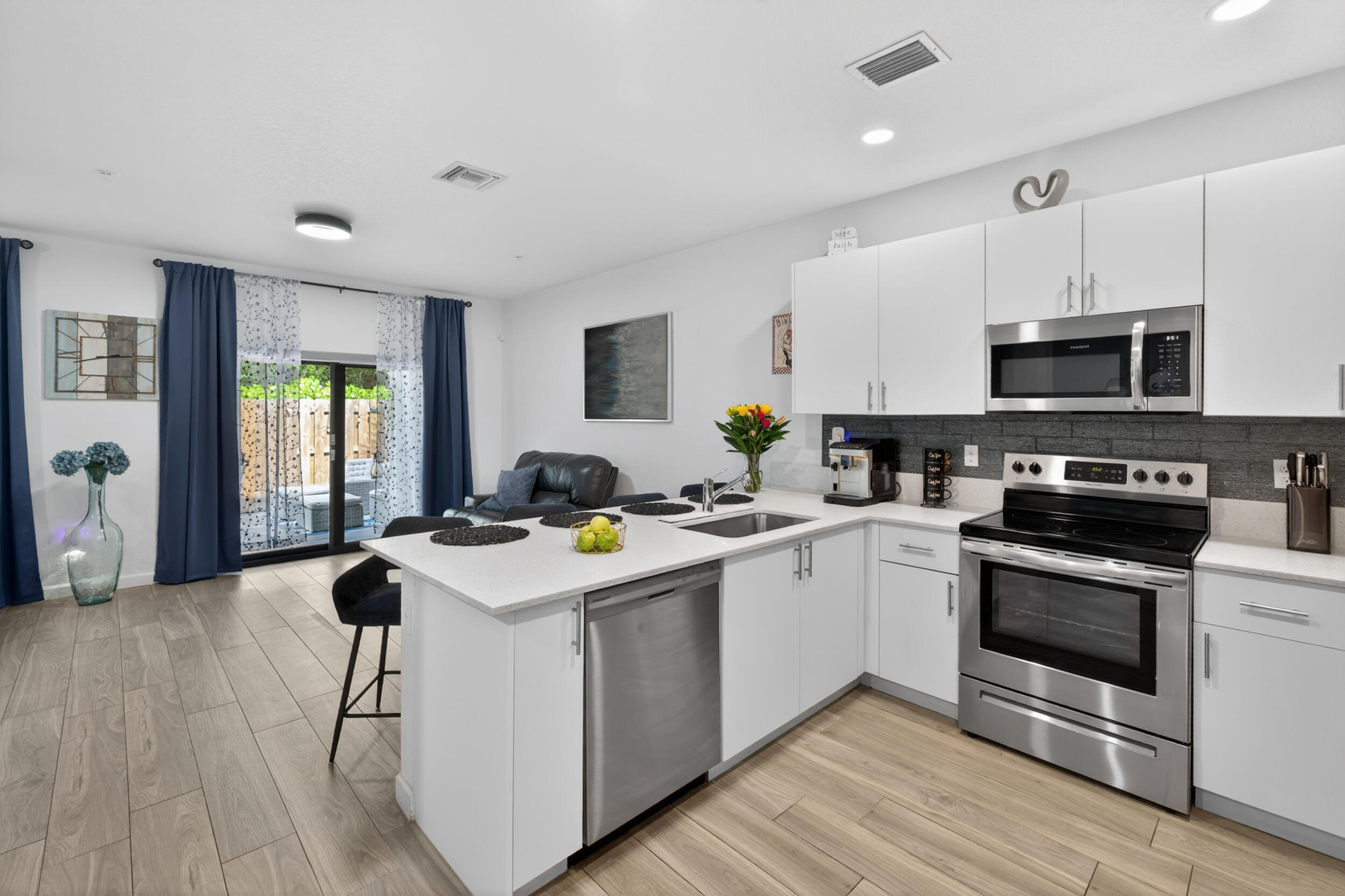 SUNSET PINES - Residential
