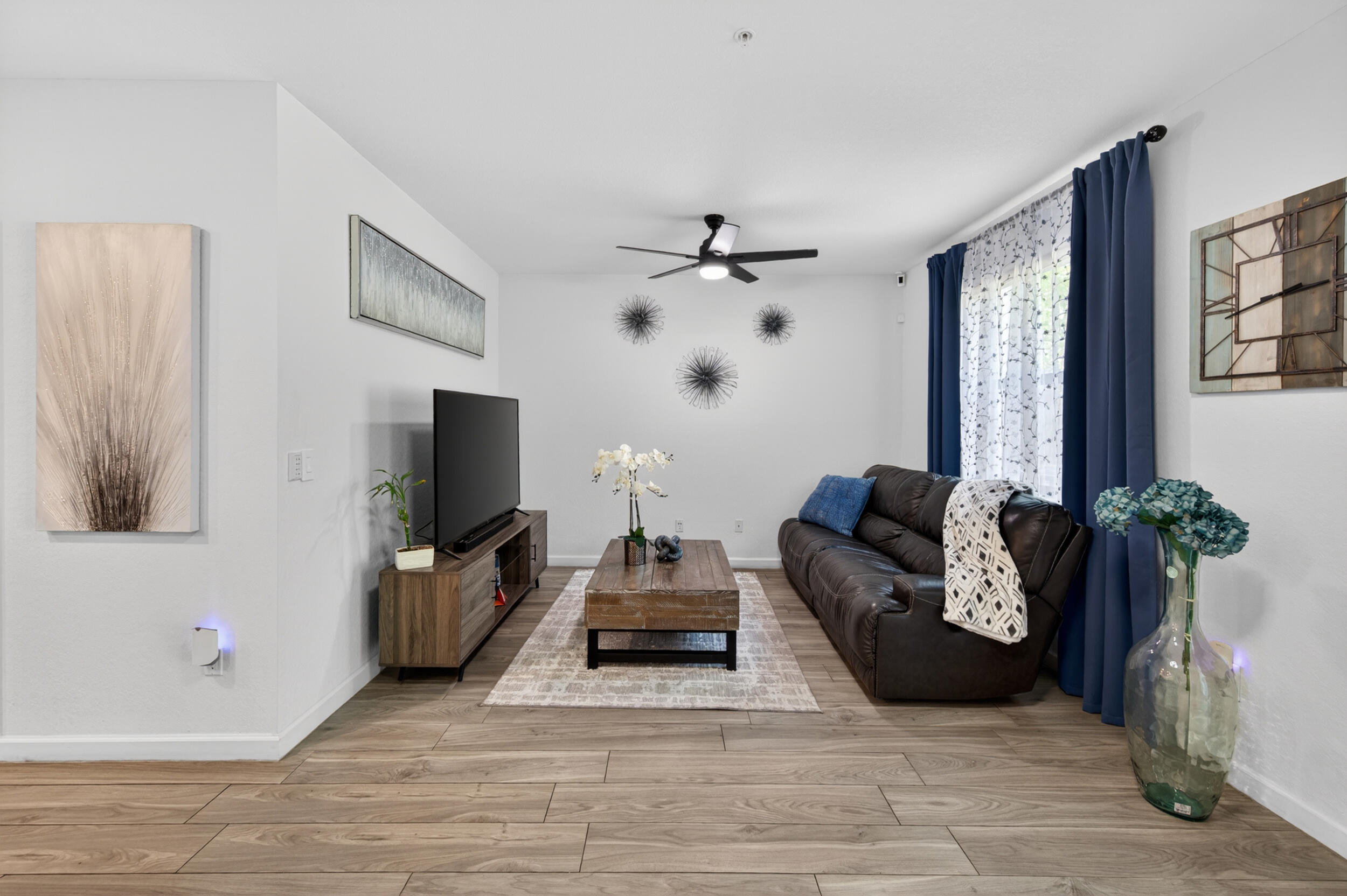 SUNSET PINES - Residential