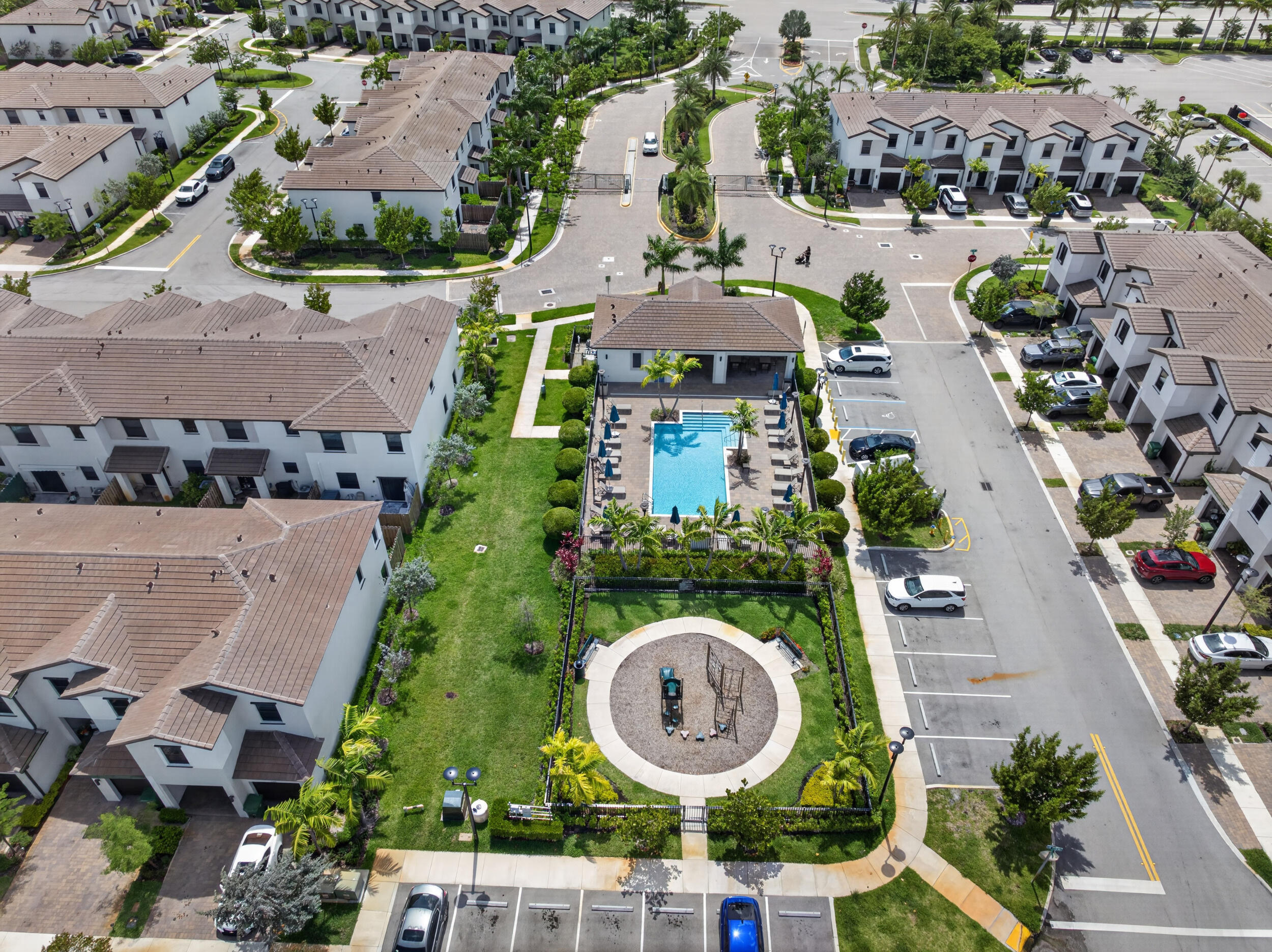 SUNSET PINES - Residential