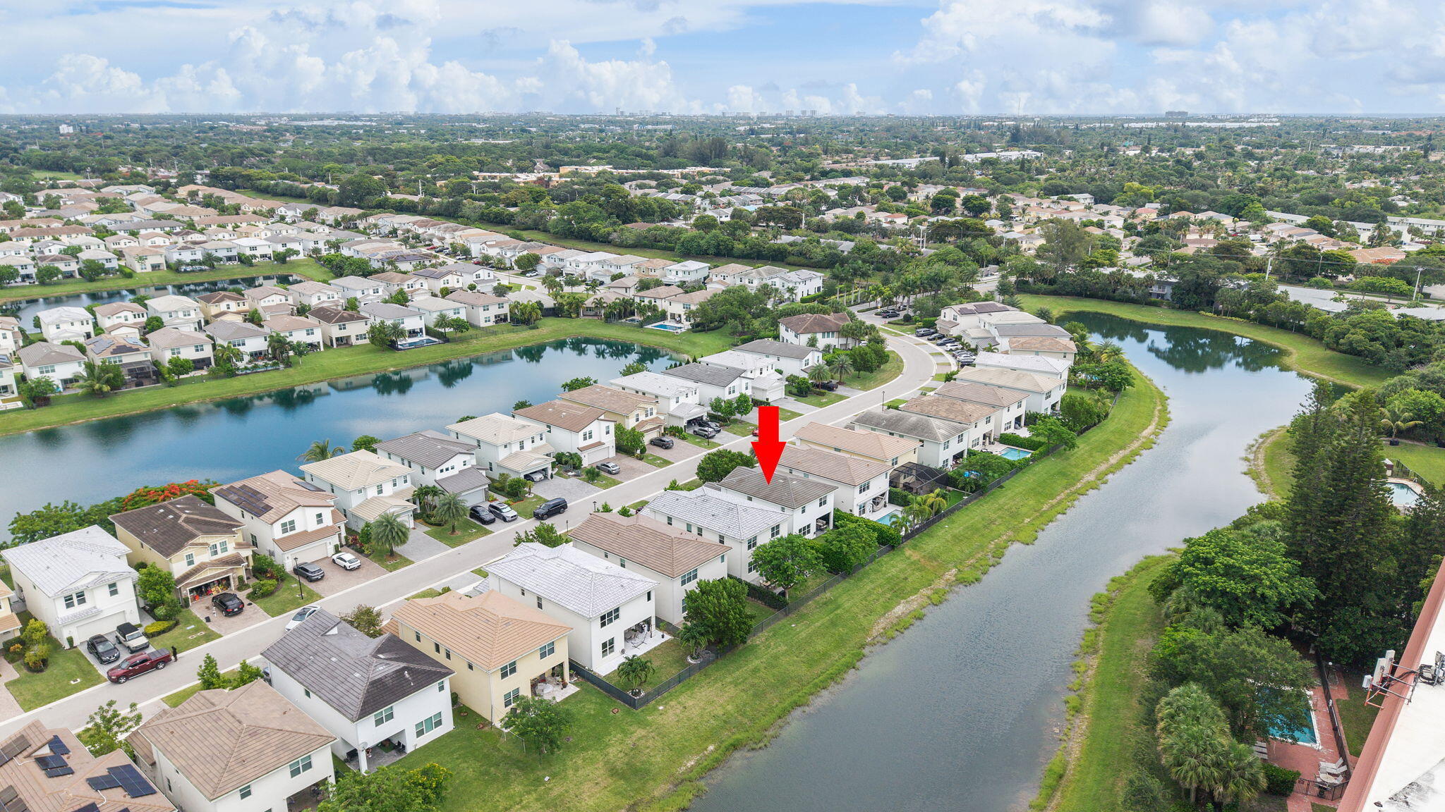 CRYSTAL LAKE 1ST SEC - Residential