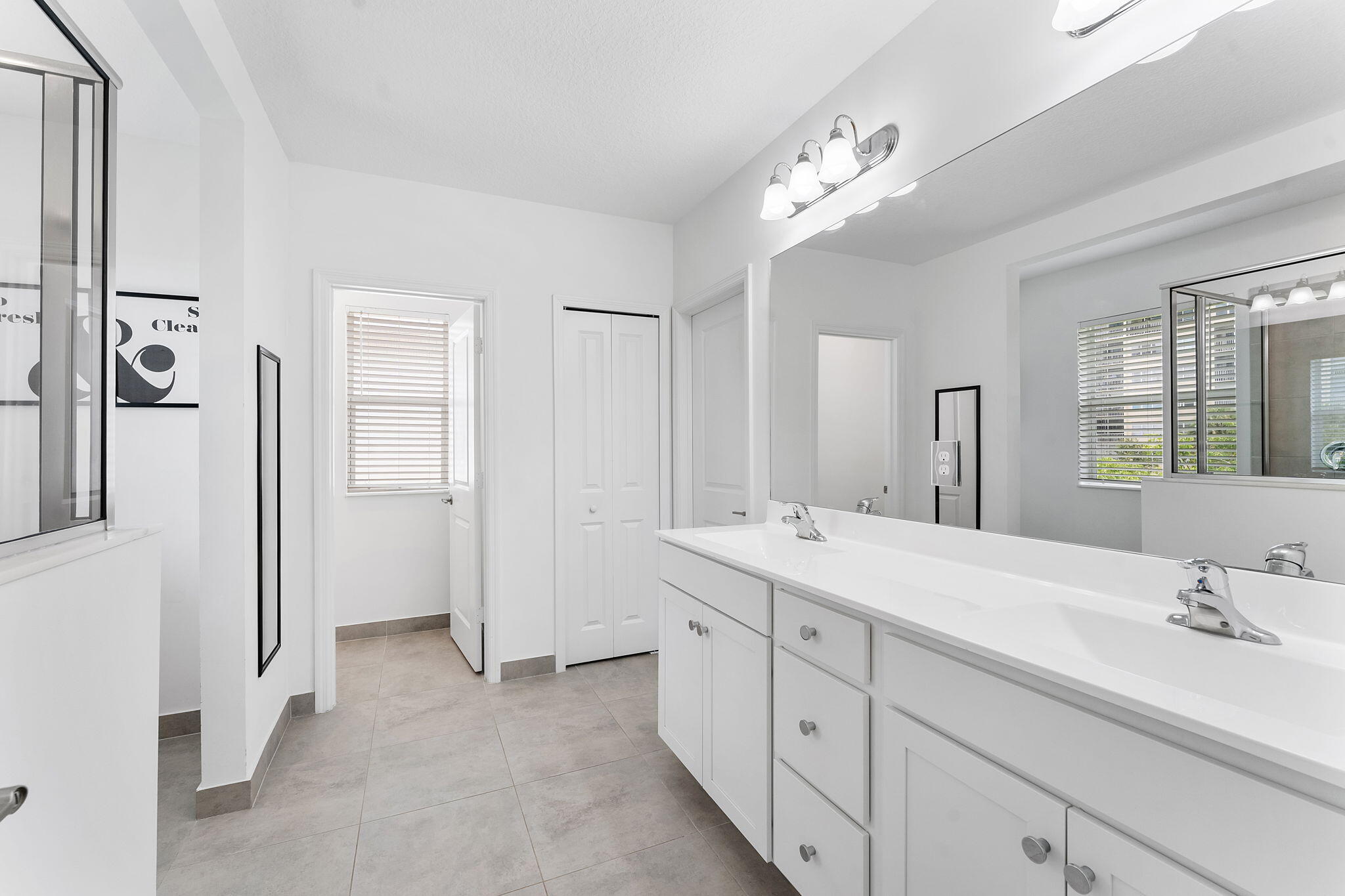 CRYSTAL LAKE 1ST SEC - Residential