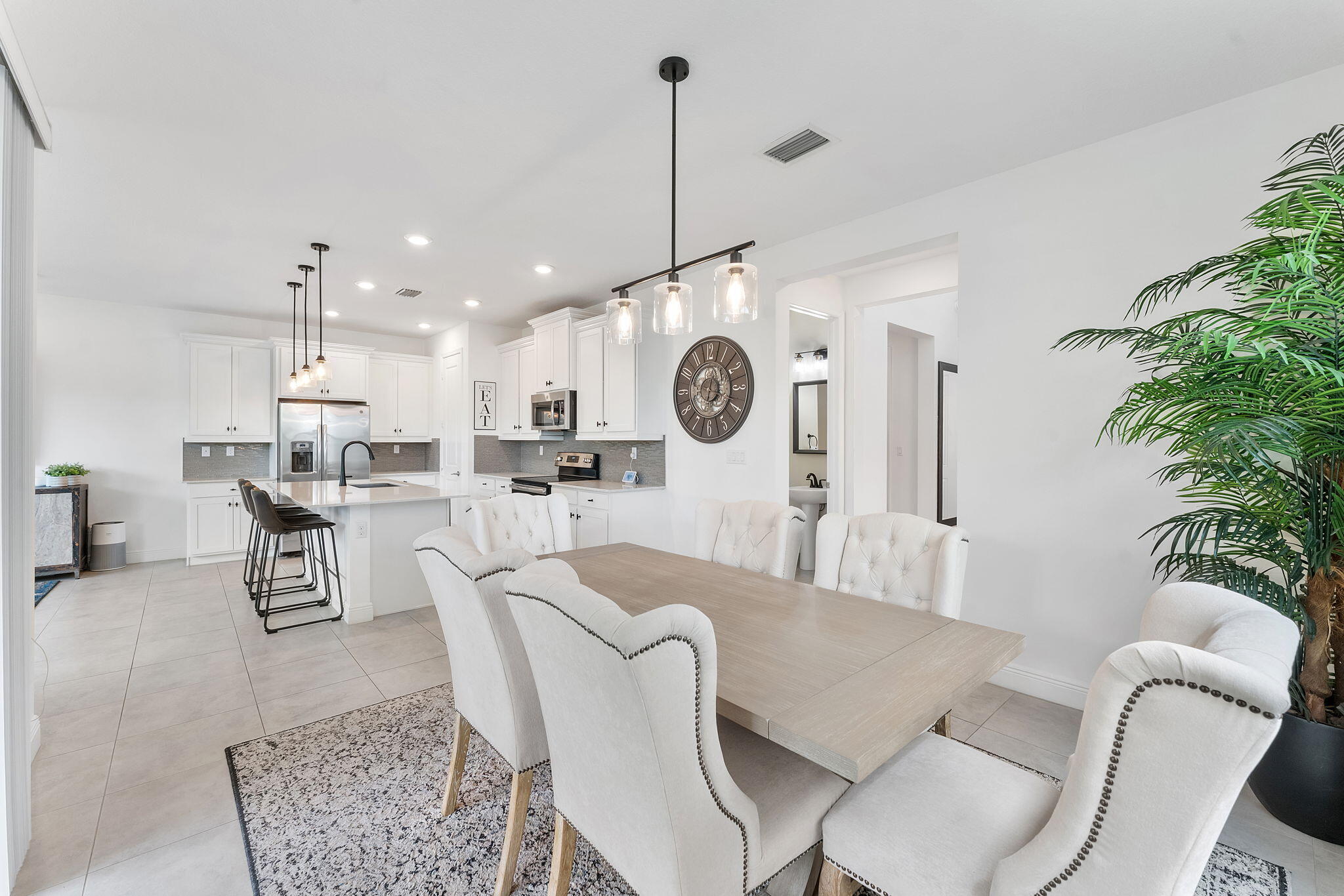 CRYSTAL LAKE 1ST SEC - Residential