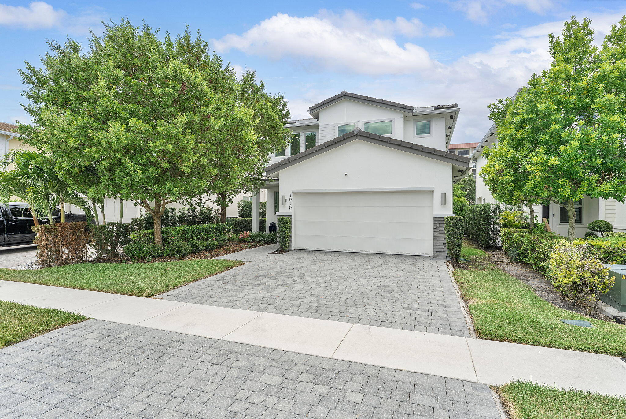 CRYSTAL LAKE 1ST SEC - Residential
