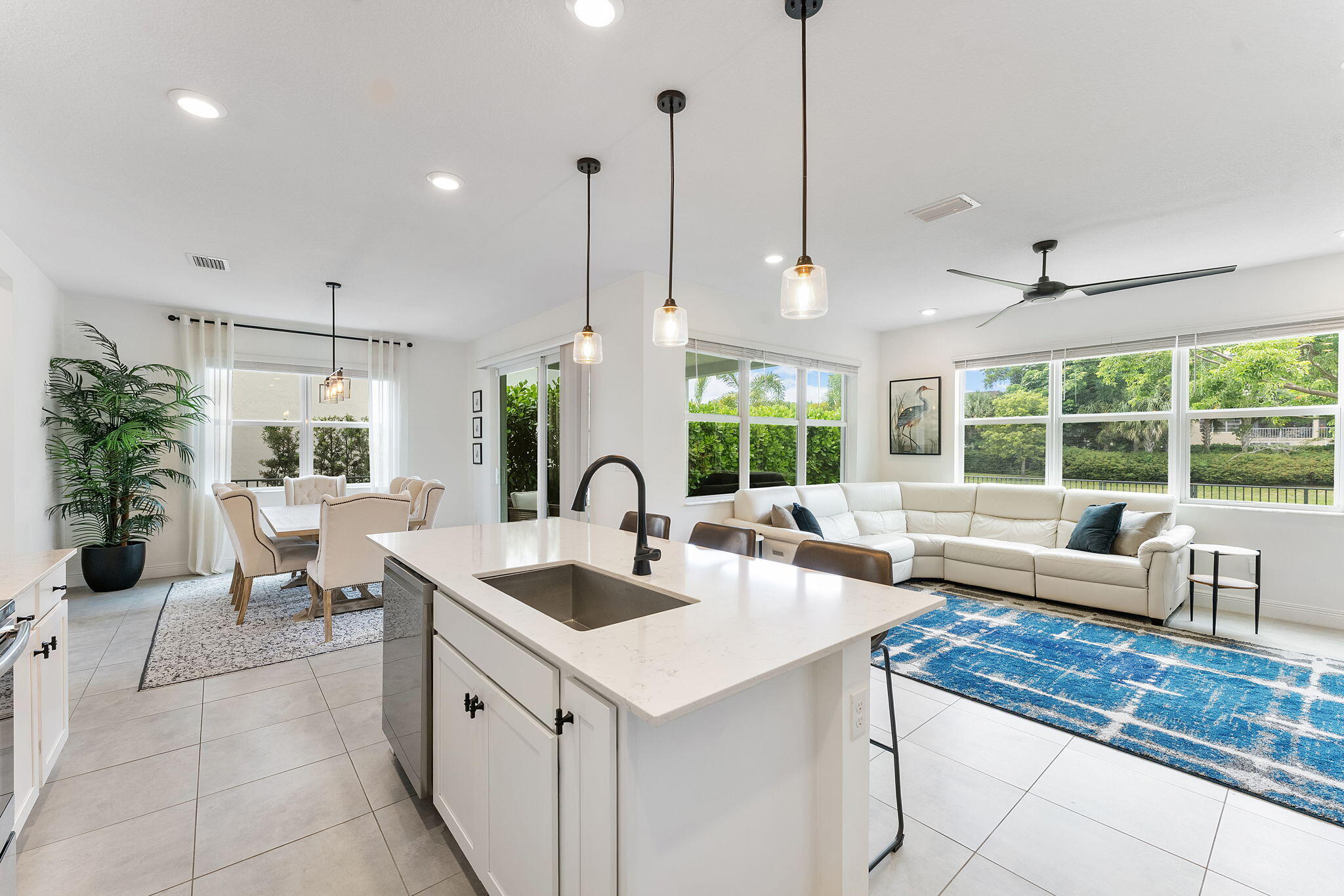 CRYSTAL LAKE 1ST SEC - Residential
