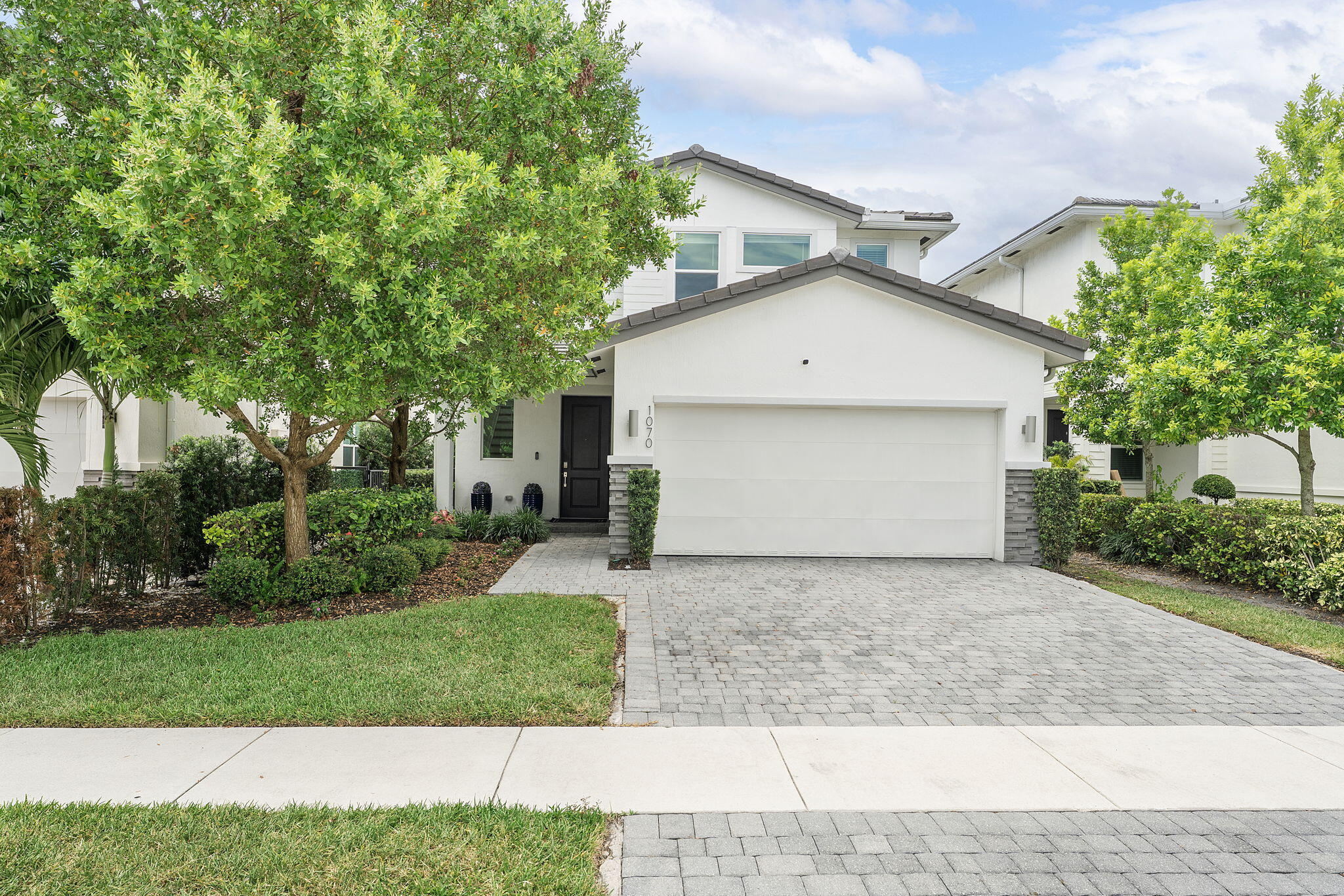 CRYSTAL LAKE 1ST SEC - Residential