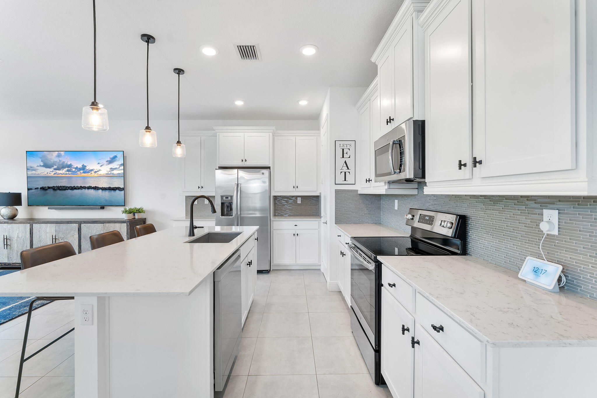 CRYSTAL LAKE 1ST SEC - Residential