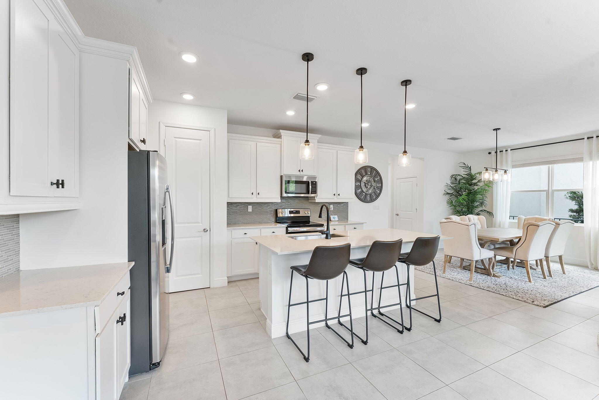 CRYSTAL LAKE 1ST SEC - Residential