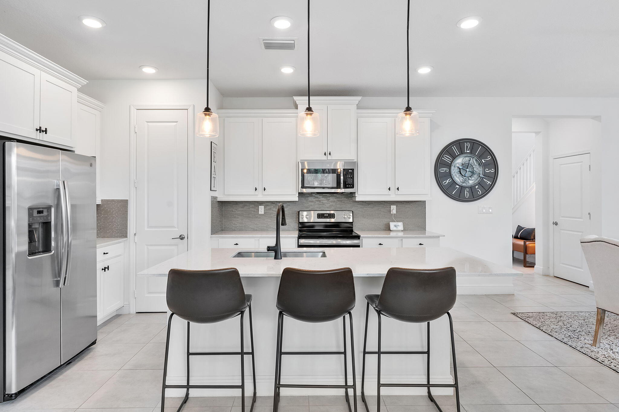 CRYSTAL LAKE 1ST SEC - Residential