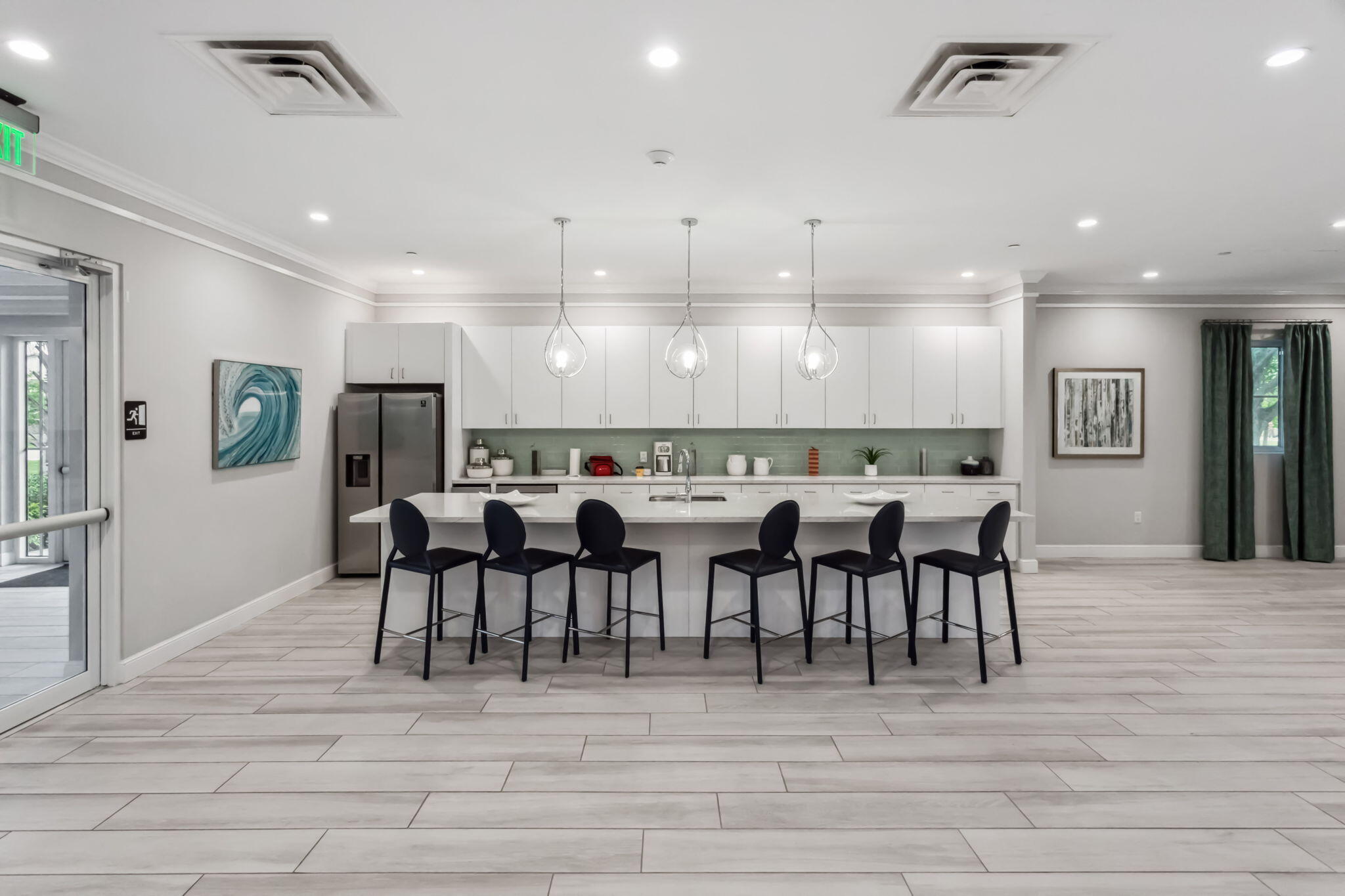 CRYSTAL LAKE 1ST SEC - Residential