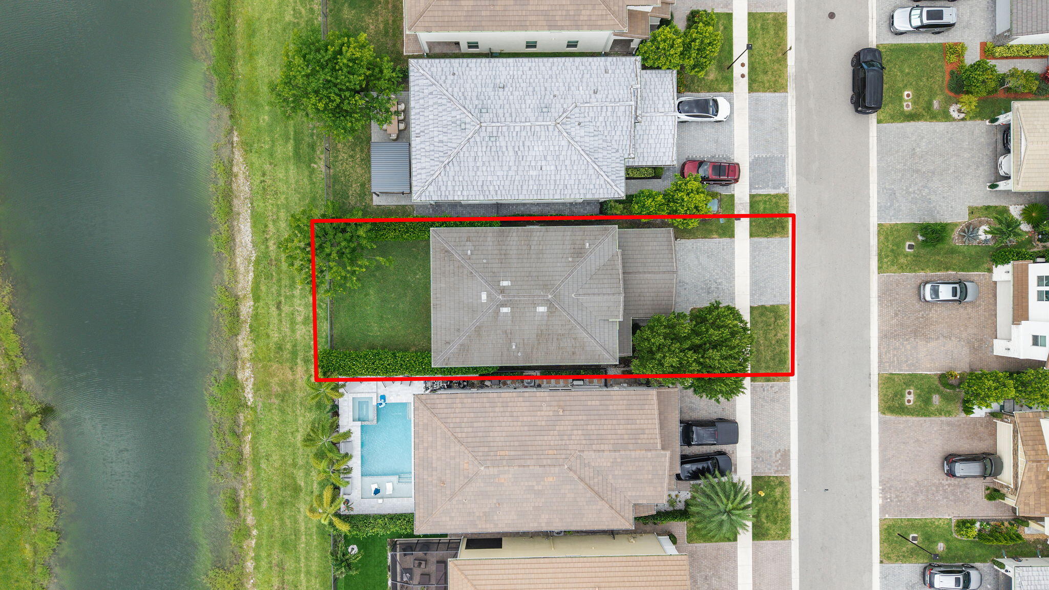 CRYSTAL LAKE 1ST SEC - Residential