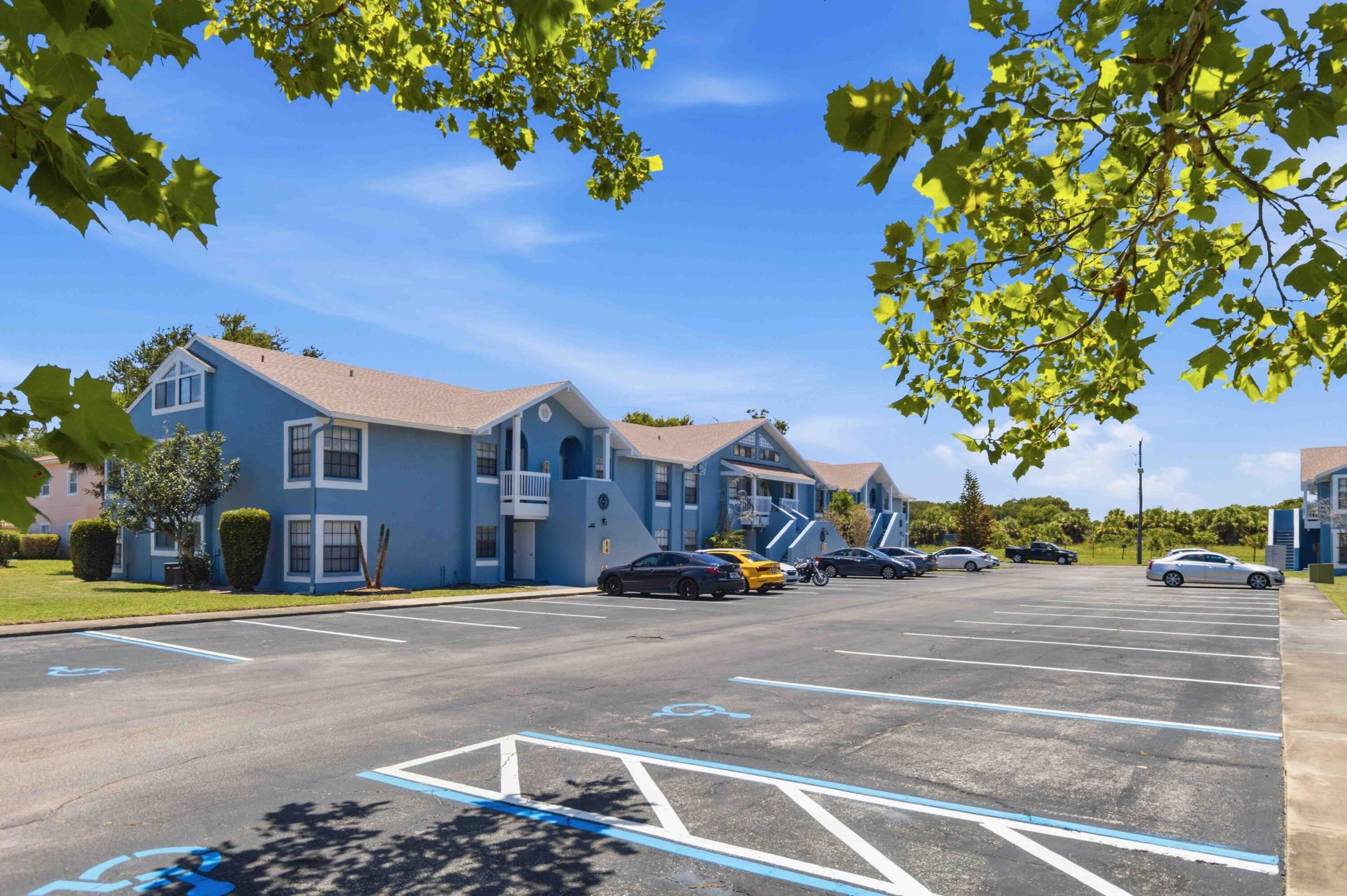 HIDDEN GROVE CONDO - Residential Lease