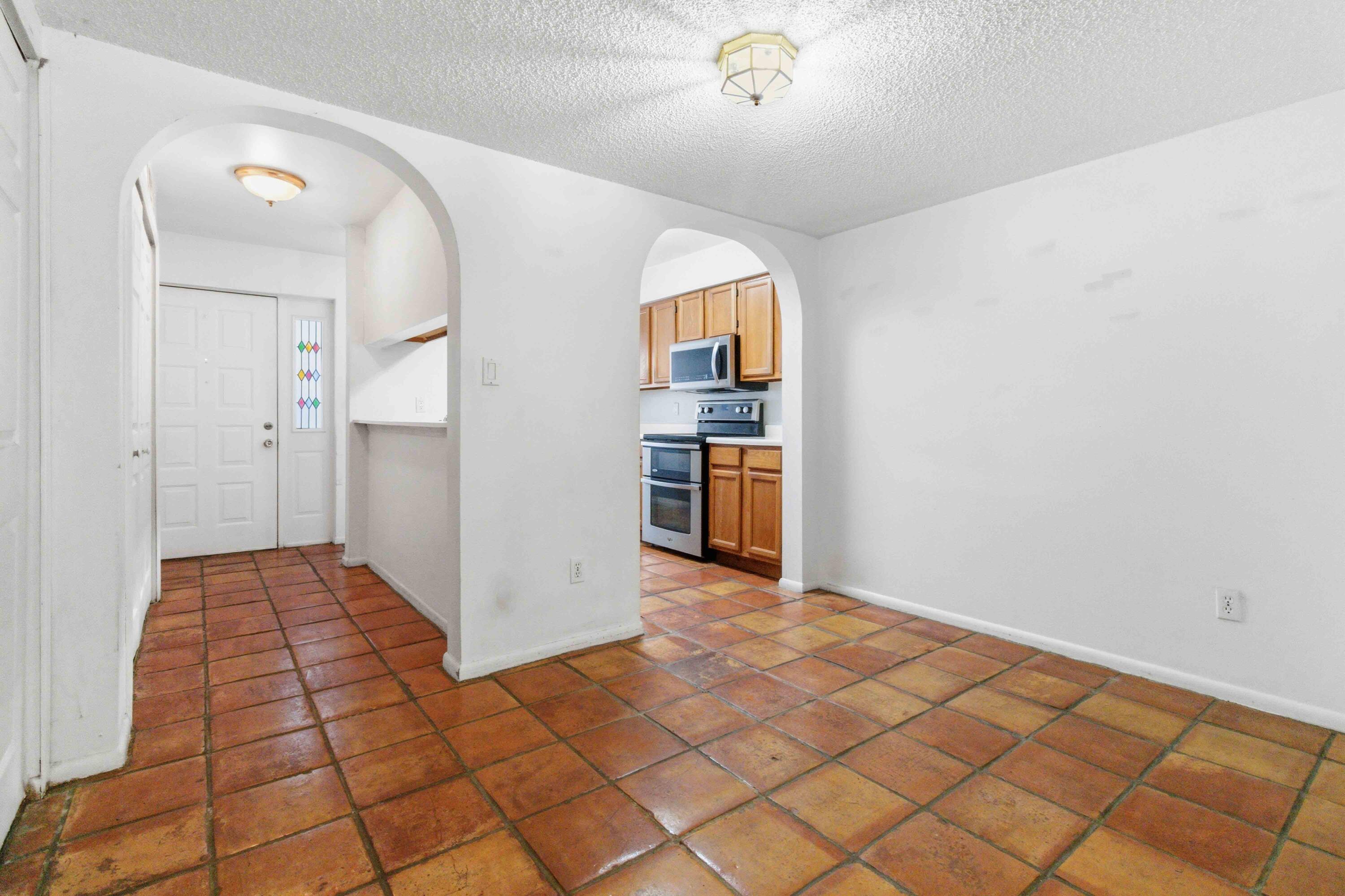 HIDDEN GROVE CONDO - Residential Lease