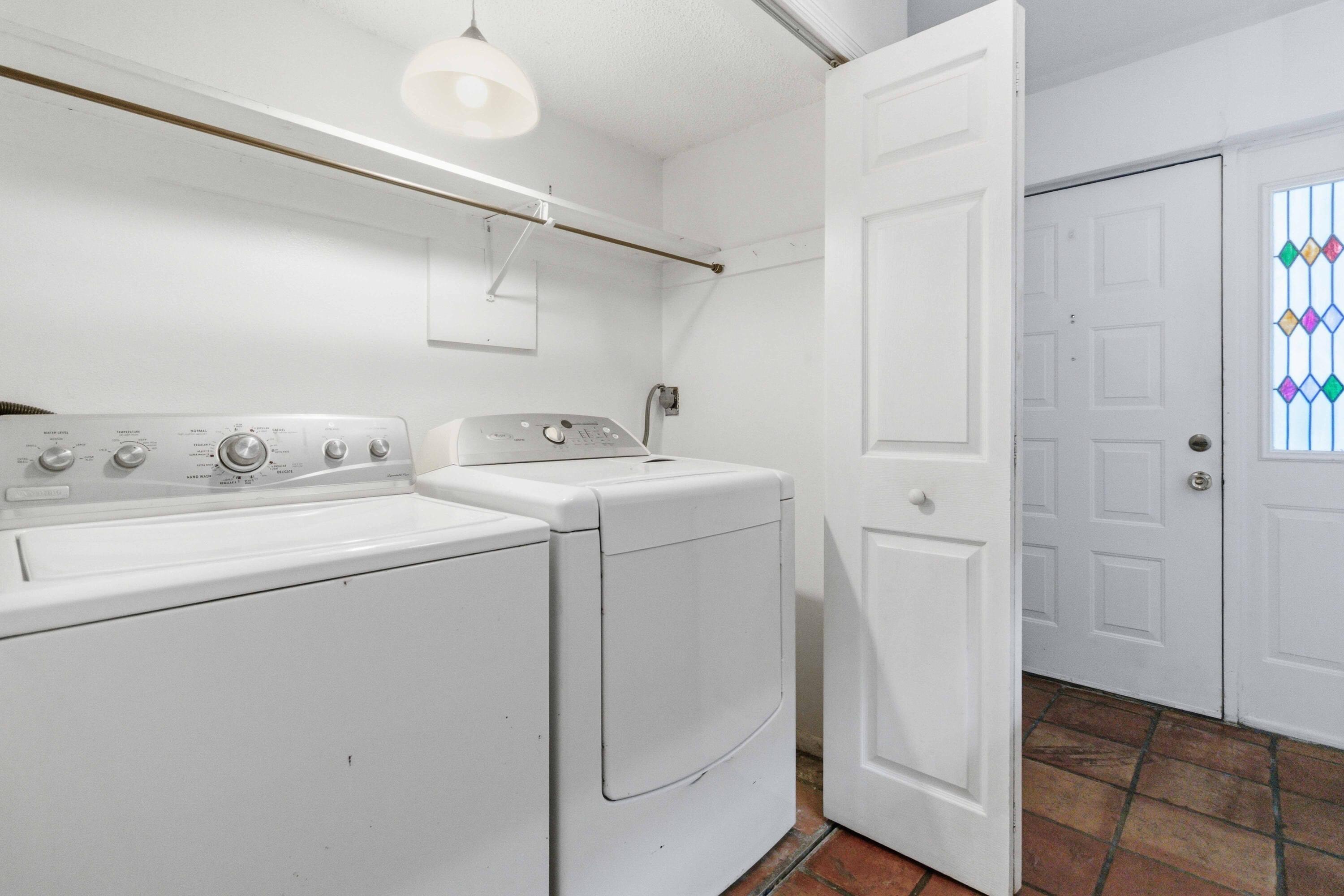 HIDDEN GROVE CONDO - Residential Lease