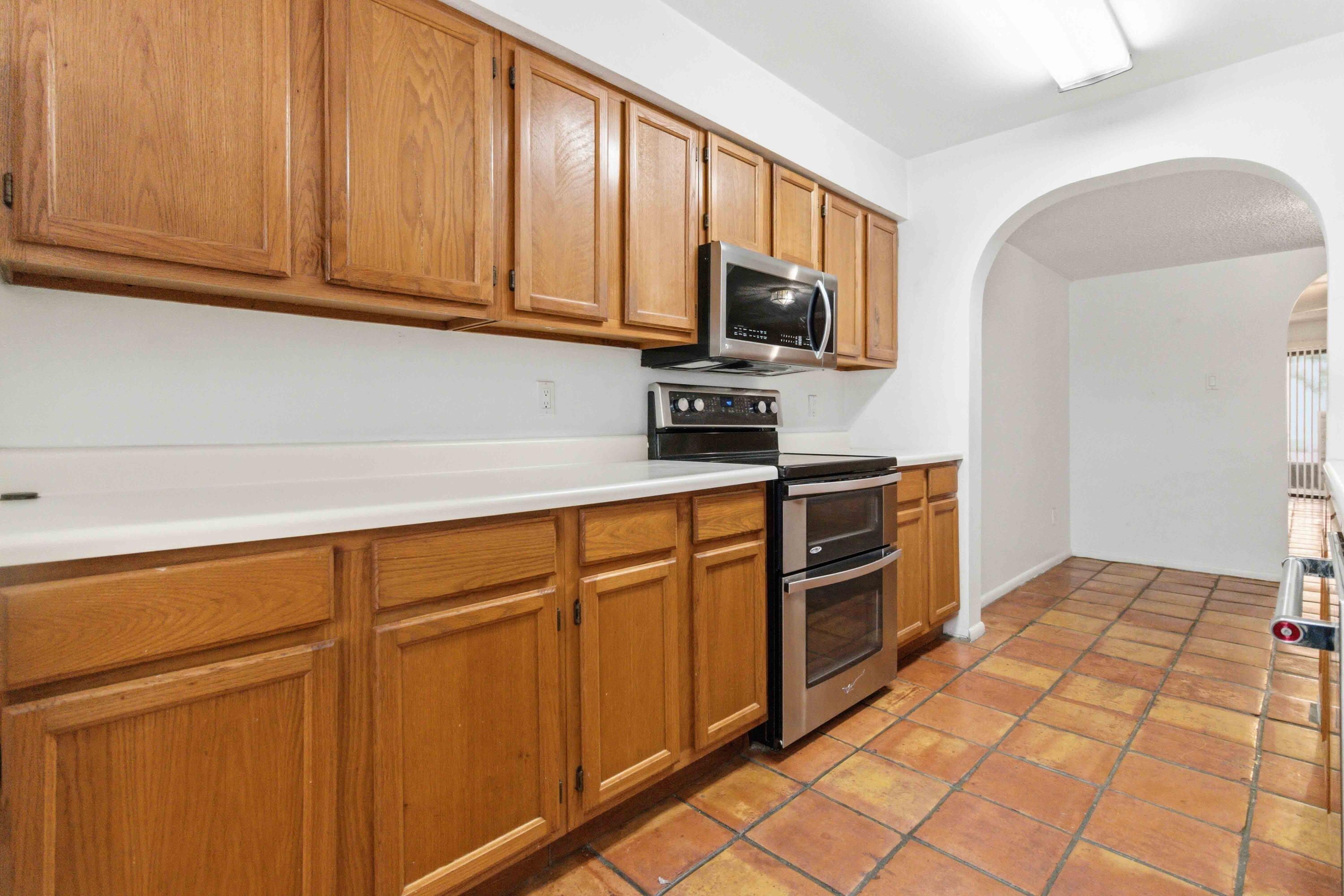 HIDDEN GROVE CONDO - Residential Lease