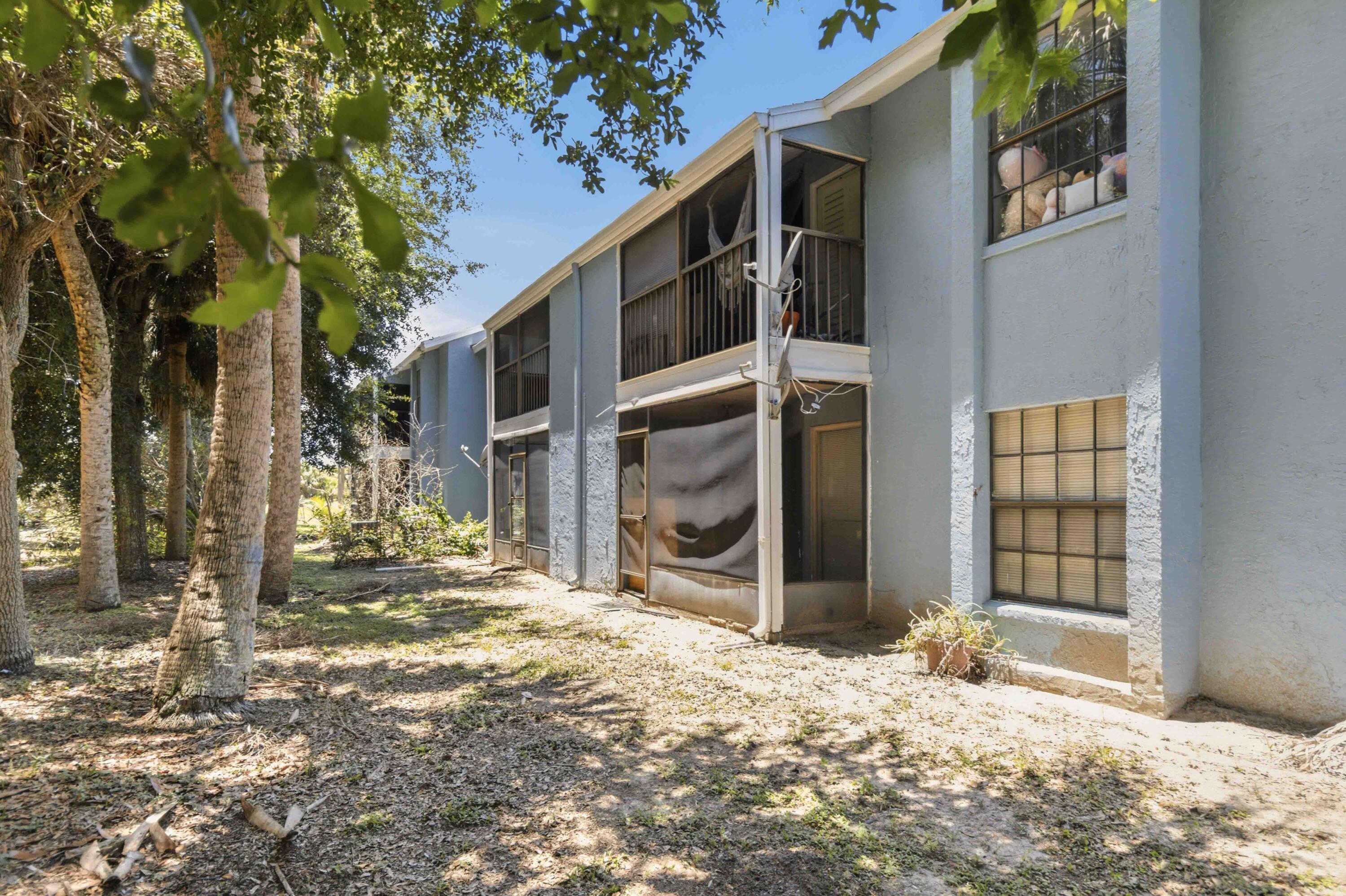 HIDDEN GROVE CONDO - Residential Lease