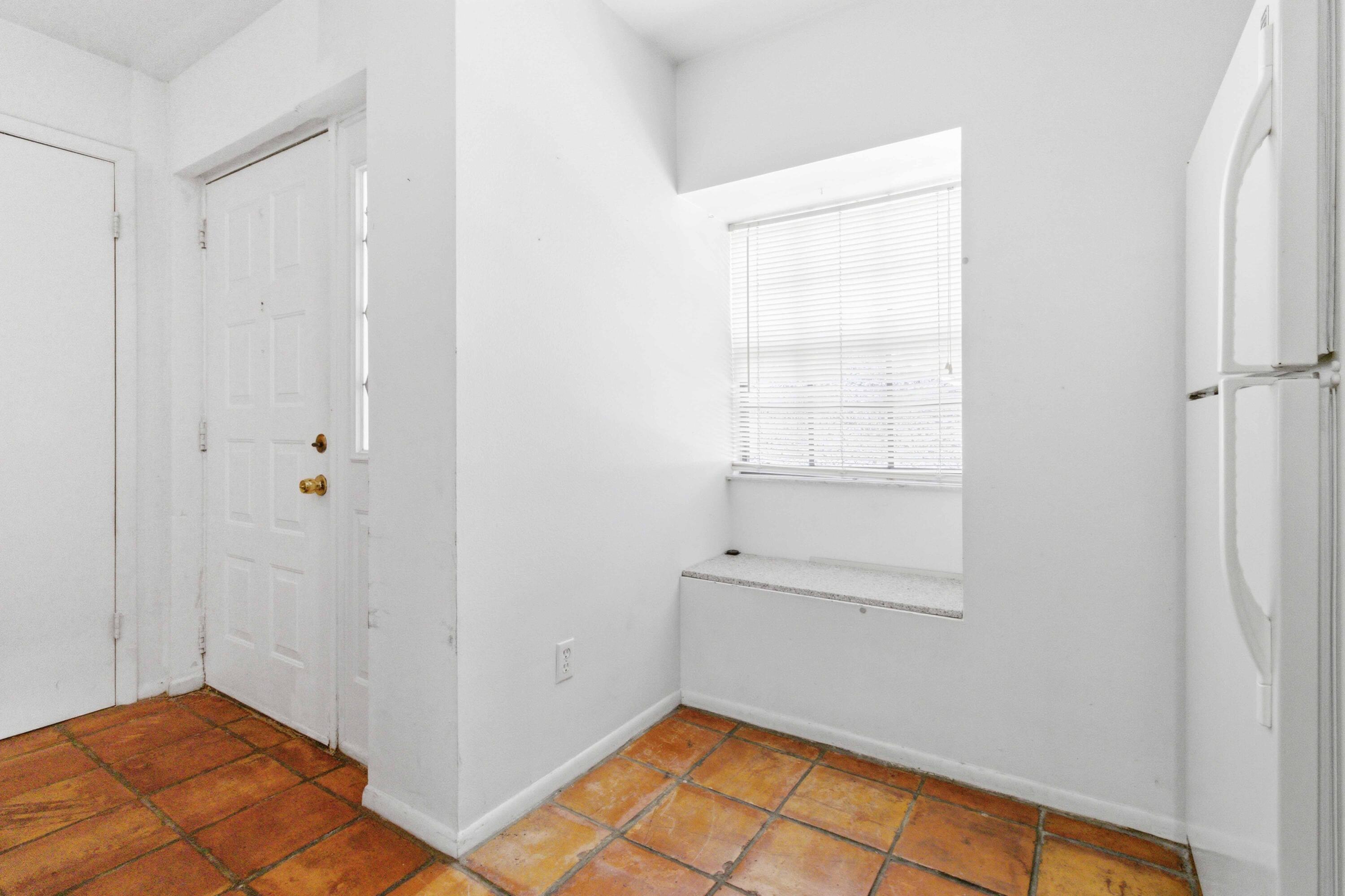 HIDDEN GROVE CONDO - Residential Lease