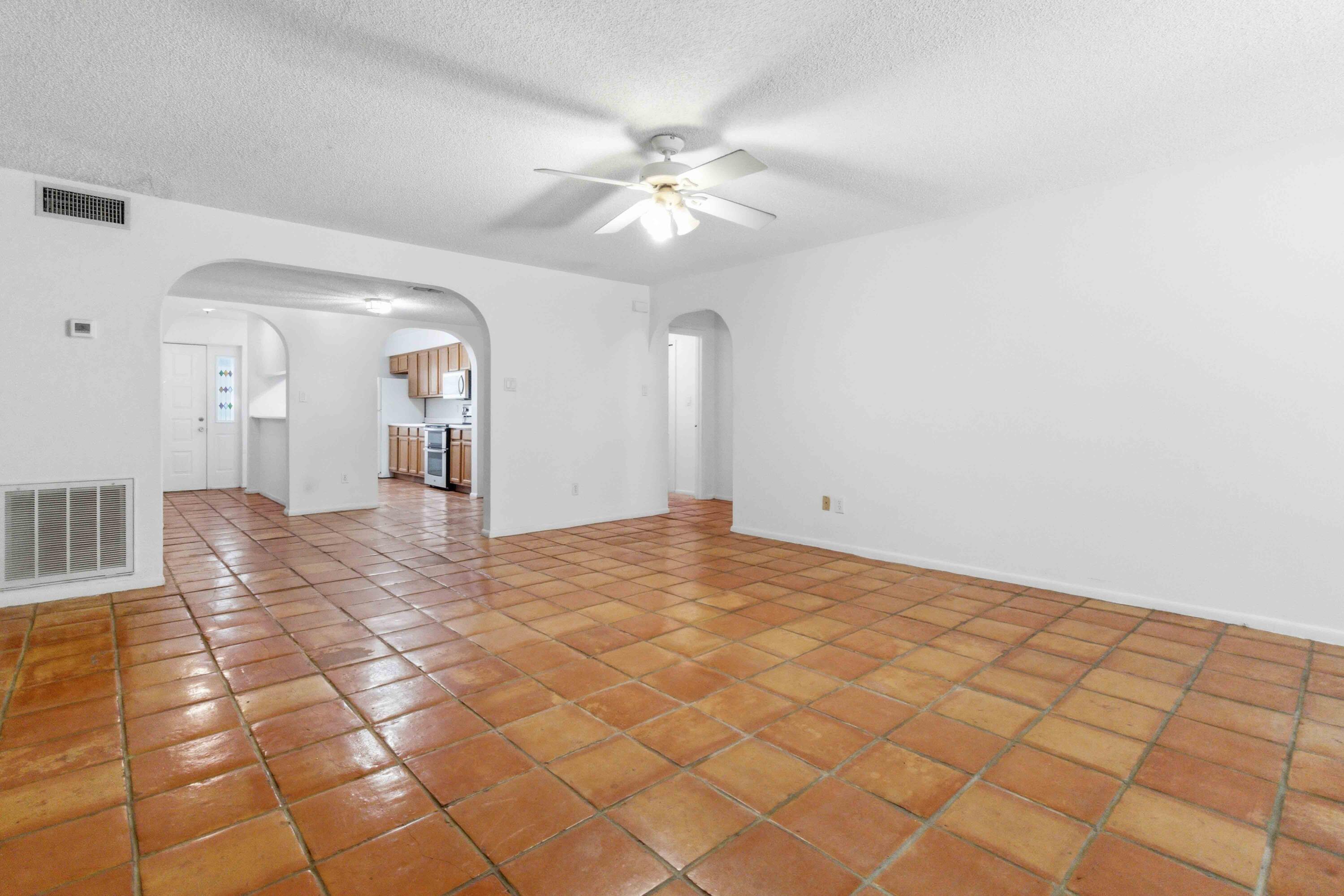 HIDDEN GROVE CONDO - Residential Lease