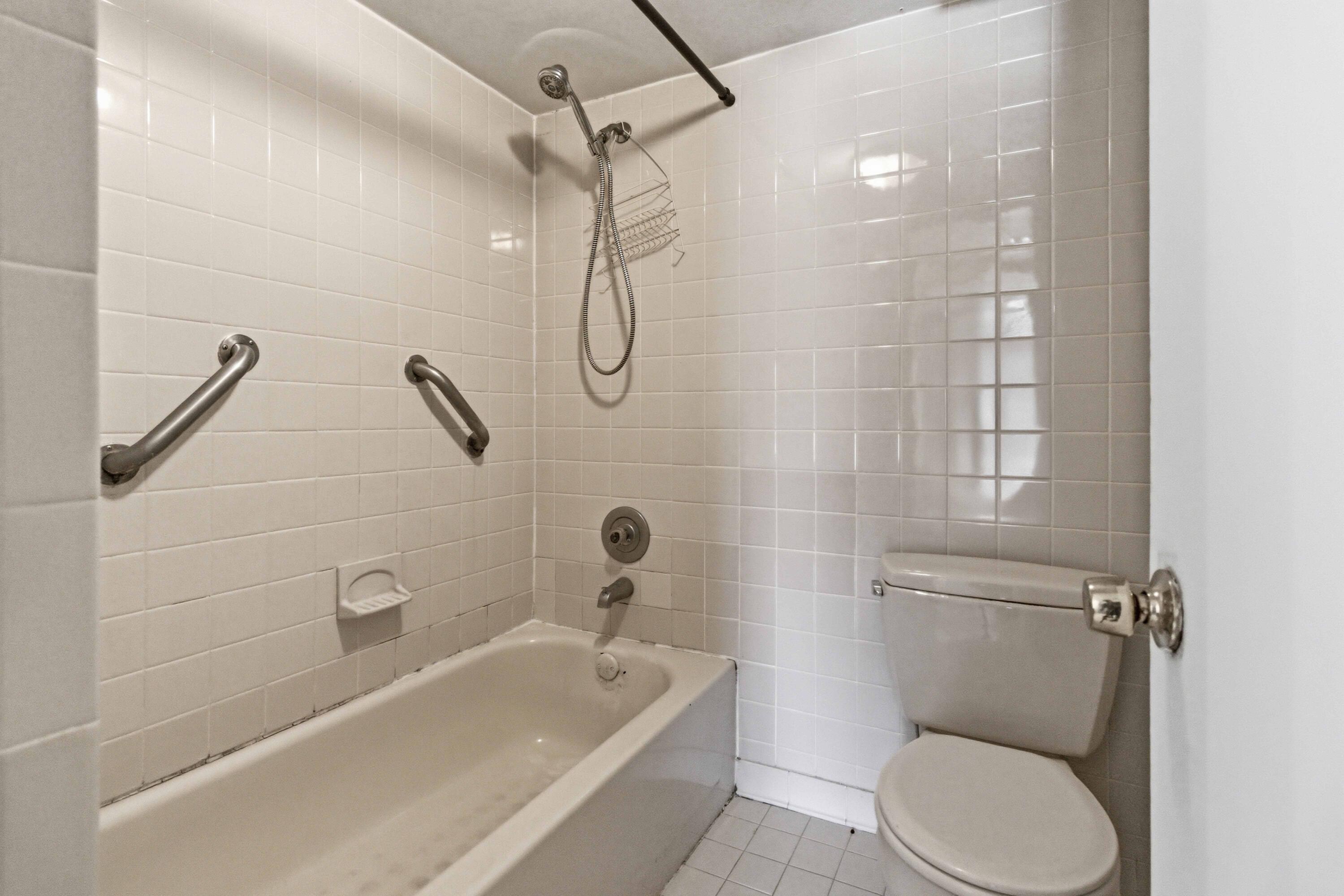 HIDDEN GROVE CONDO - Residential Lease
