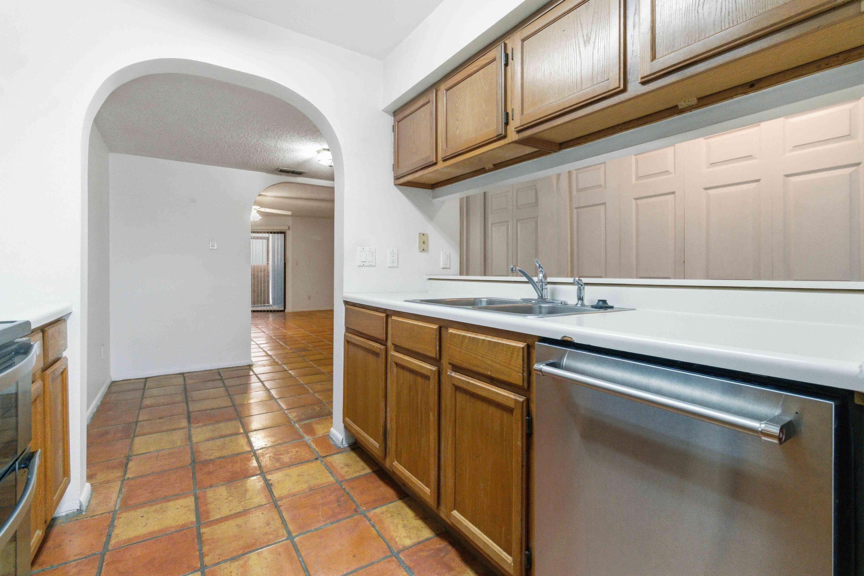 HIDDEN GROVE CONDO - Residential Lease