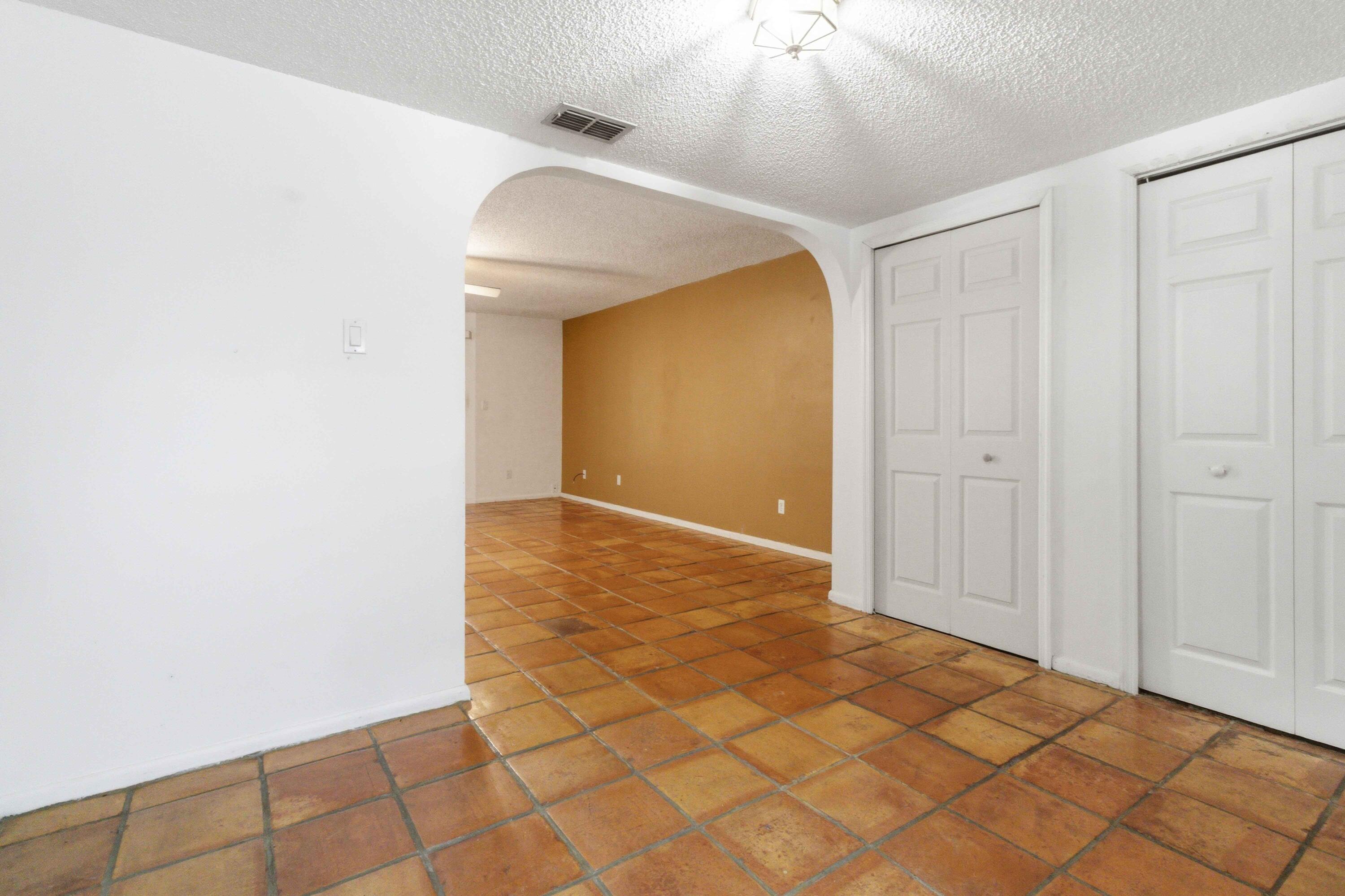HIDDEN GROVE CONDO - Residential Lease