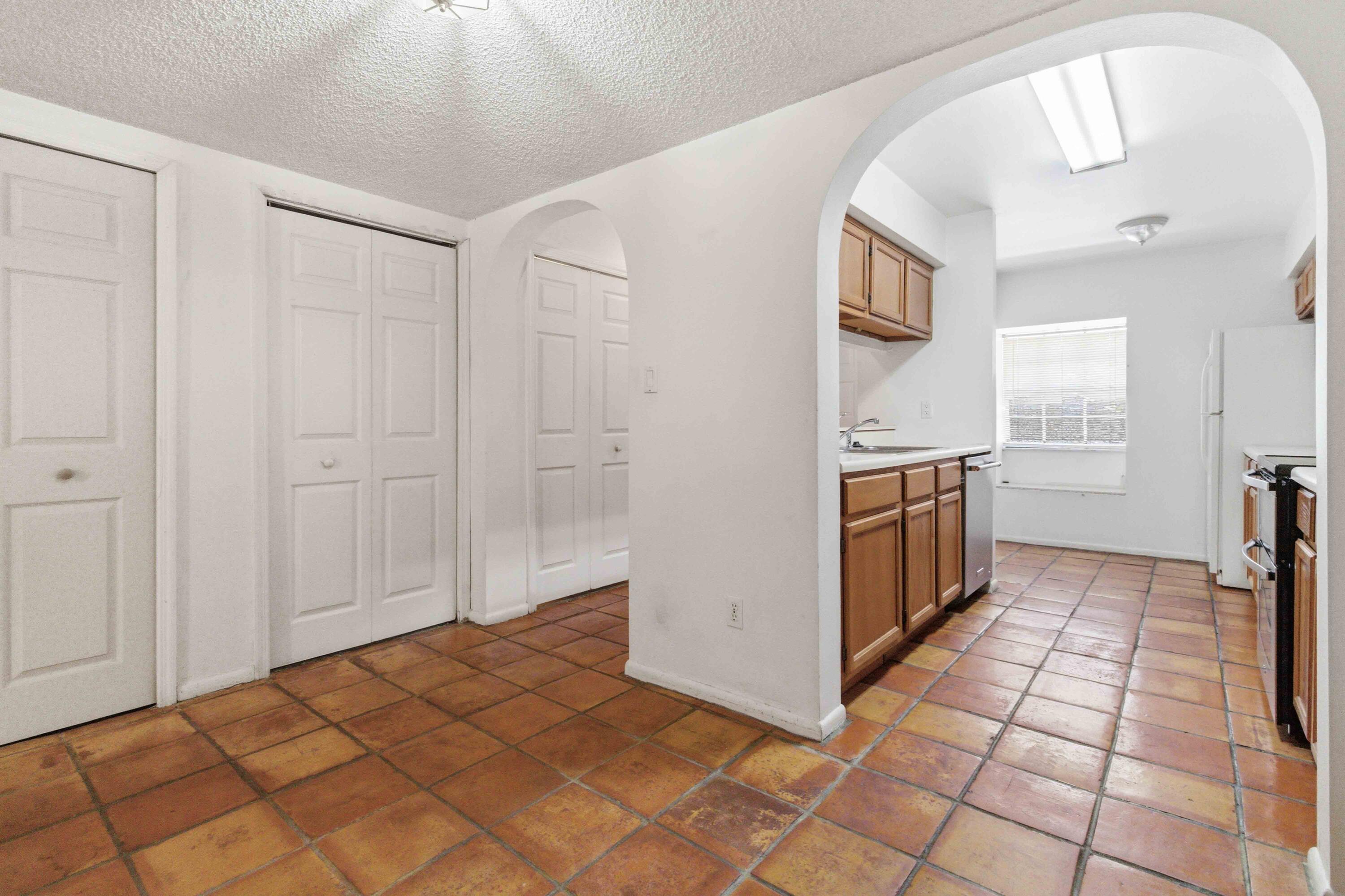 HIDDEN GROVE CONDO - Residential Lease