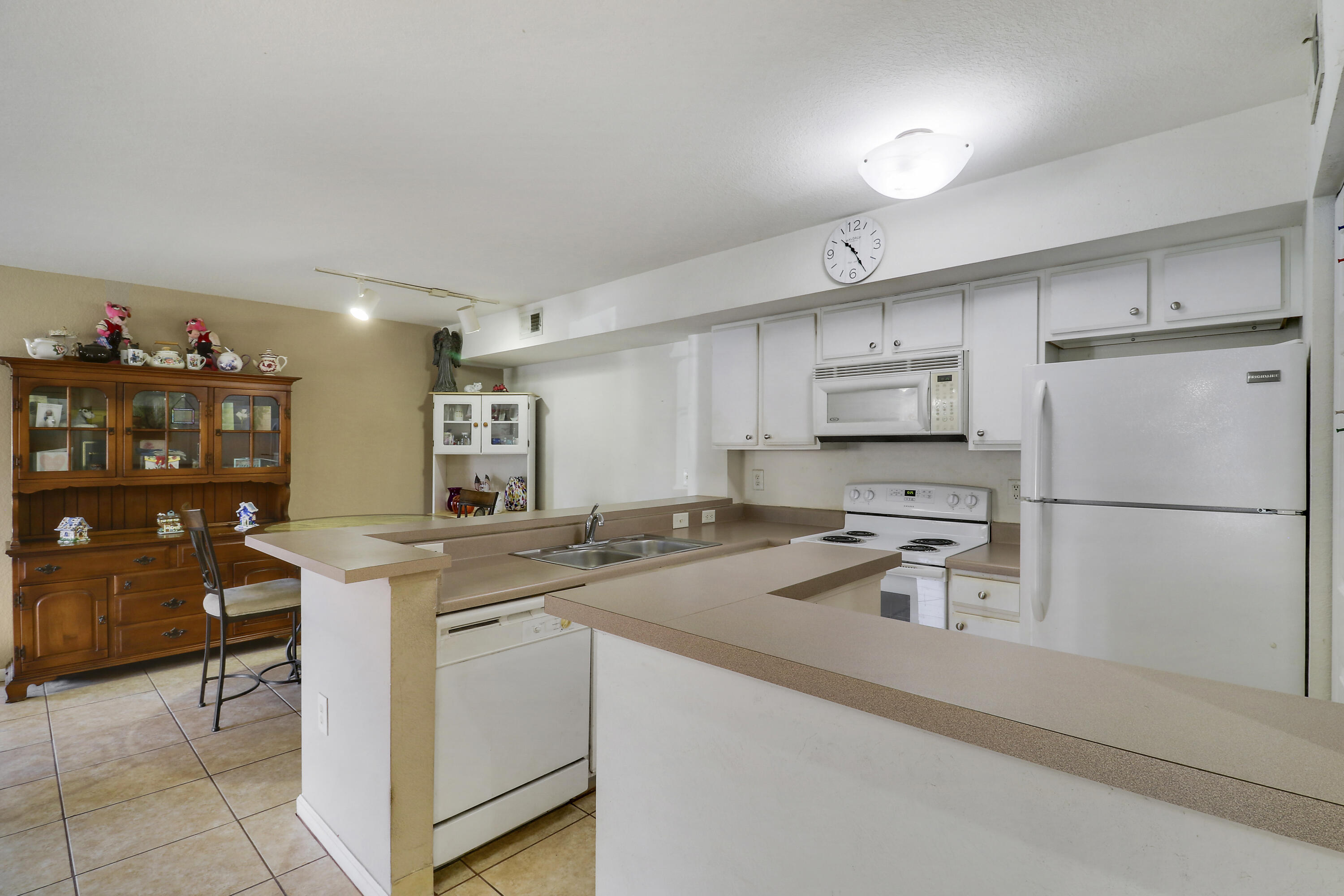 THE CLUB AT ST LUCIE WEST, A CONDOMINIUM - Residential