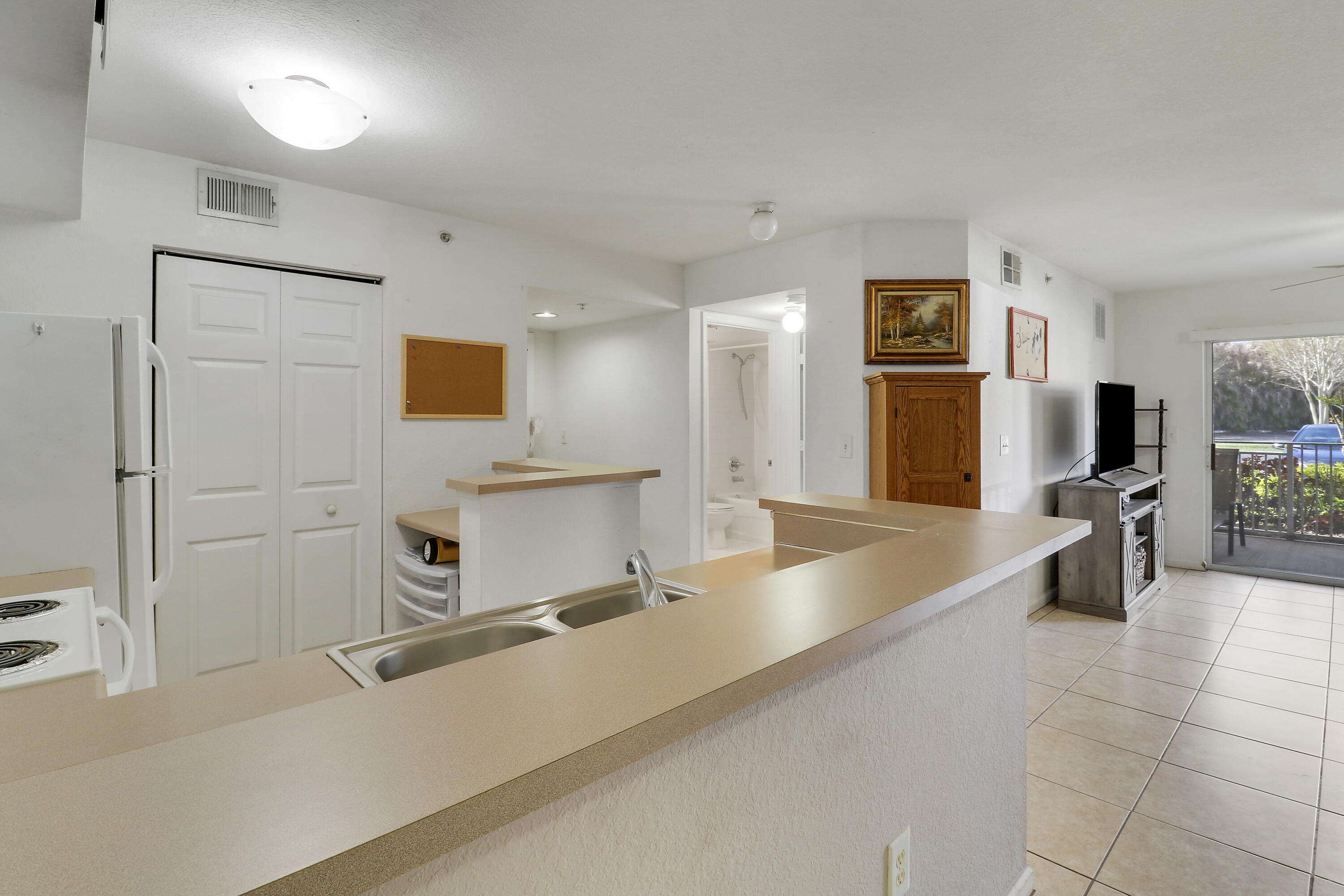 THE CLUB AT ST LUCIE WEST, A CONDOMINIUM - Residential