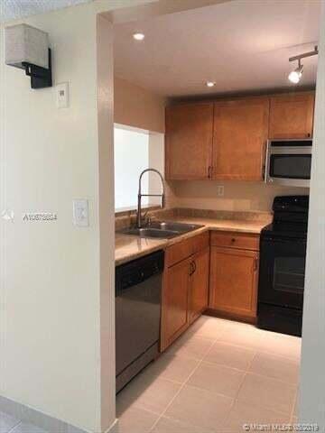 CONDO 3 OF SABAL PALM CONDOS - Residential Lease