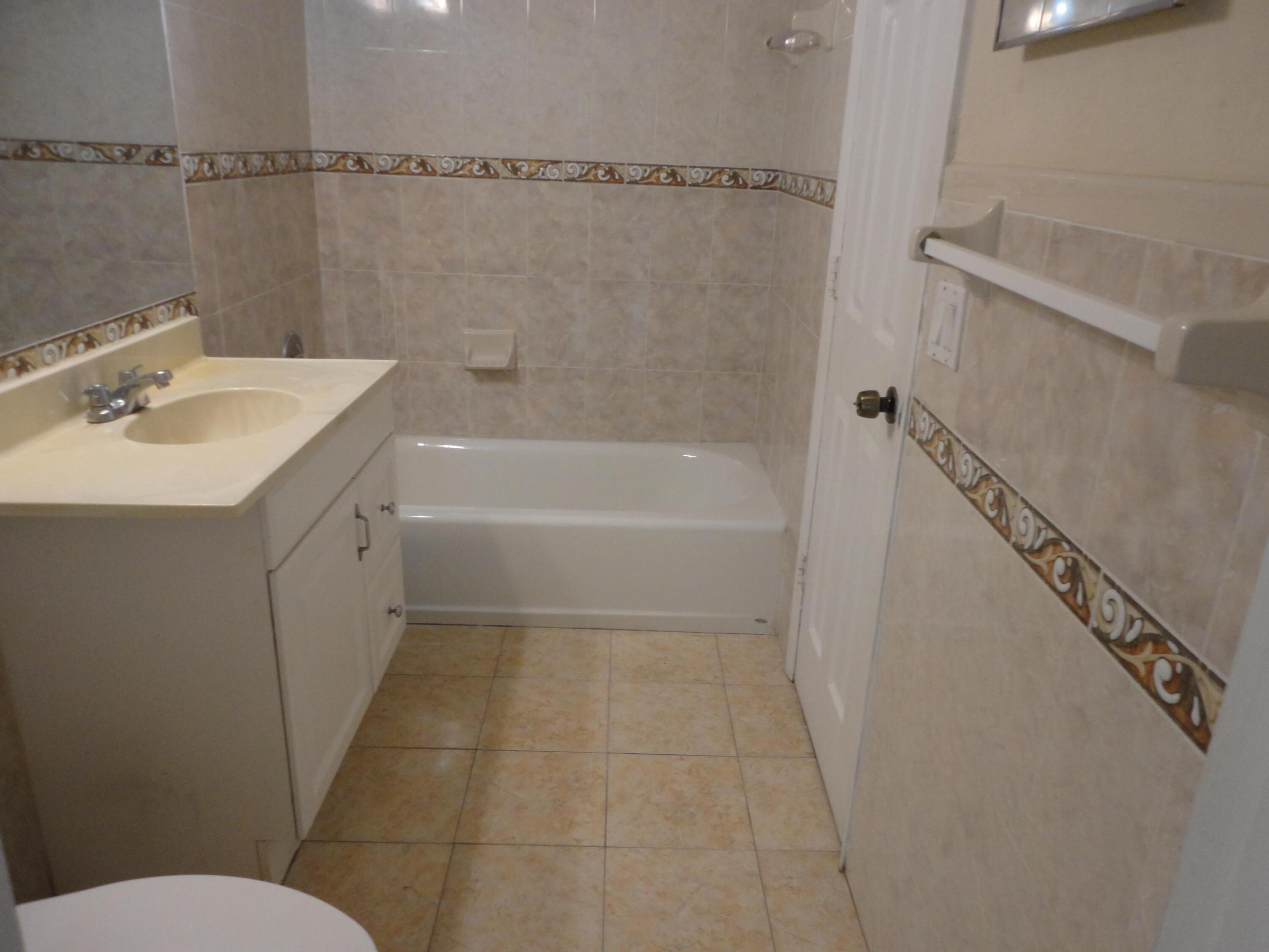ORIOLE-MARGATE SEC 4 - Residential Lease