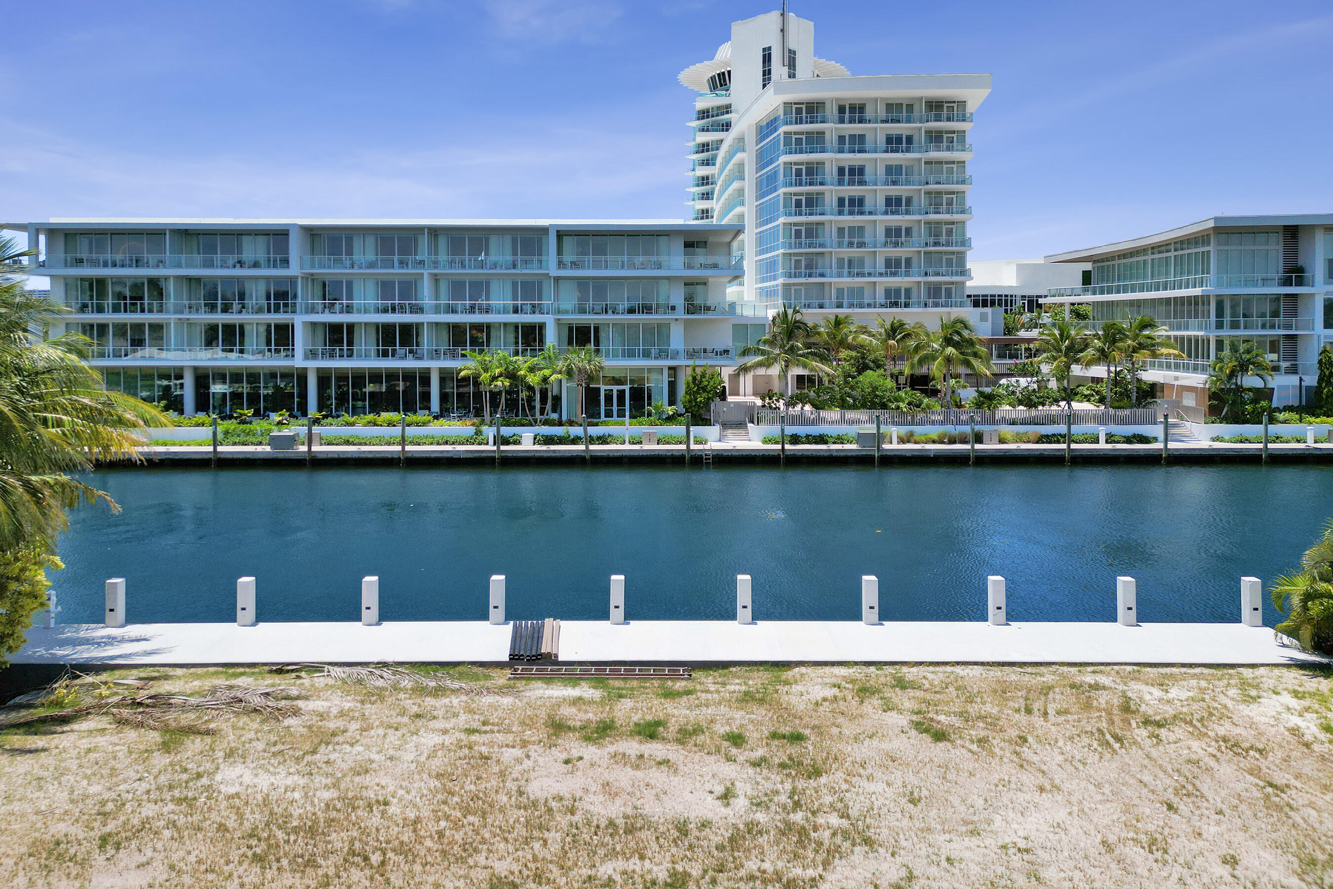 HARBOR BEACH - Land