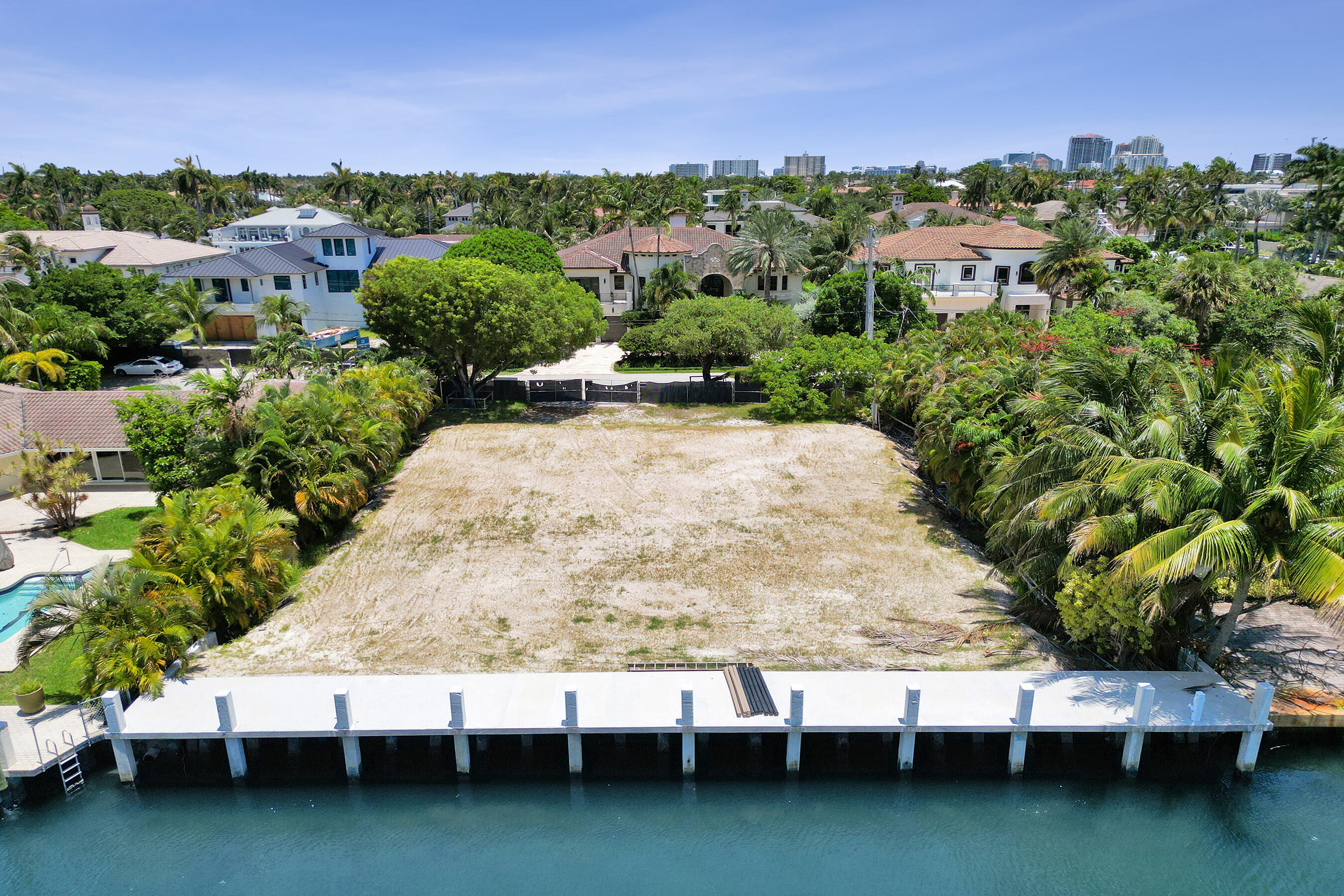 HARBOR BEACH - Land