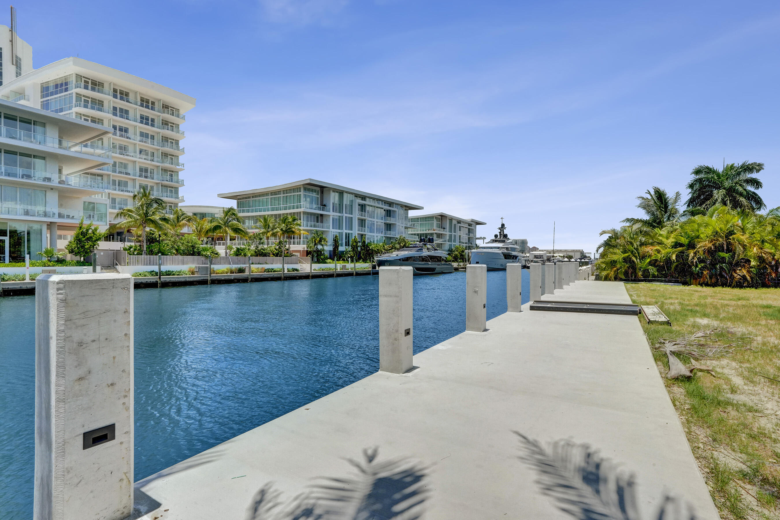 HARBOR BEACH - Land