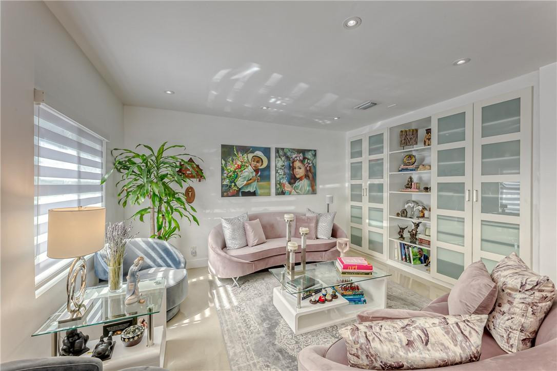 Hollywood 1-21 B - Residential