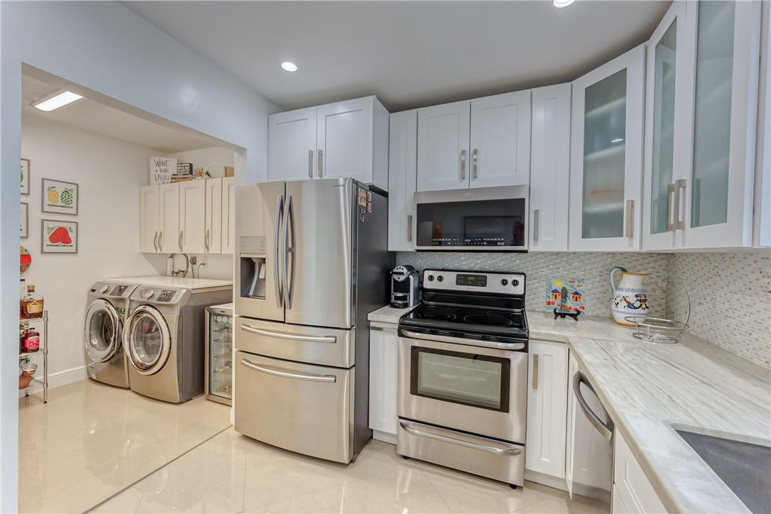 Hollywood 1-21 B - Residential