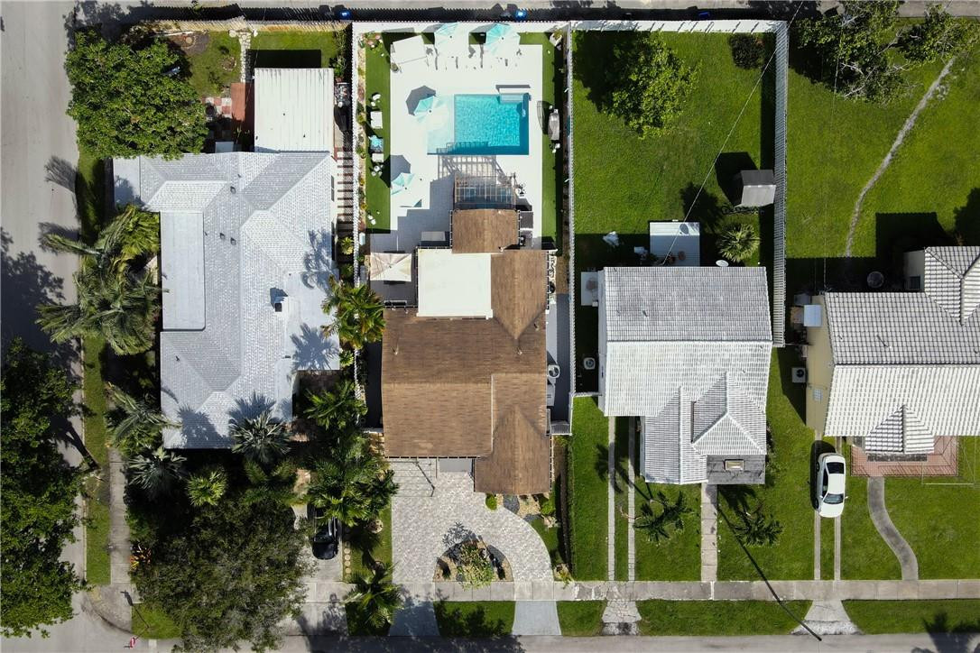 Hollywood 1-21 B - Residential