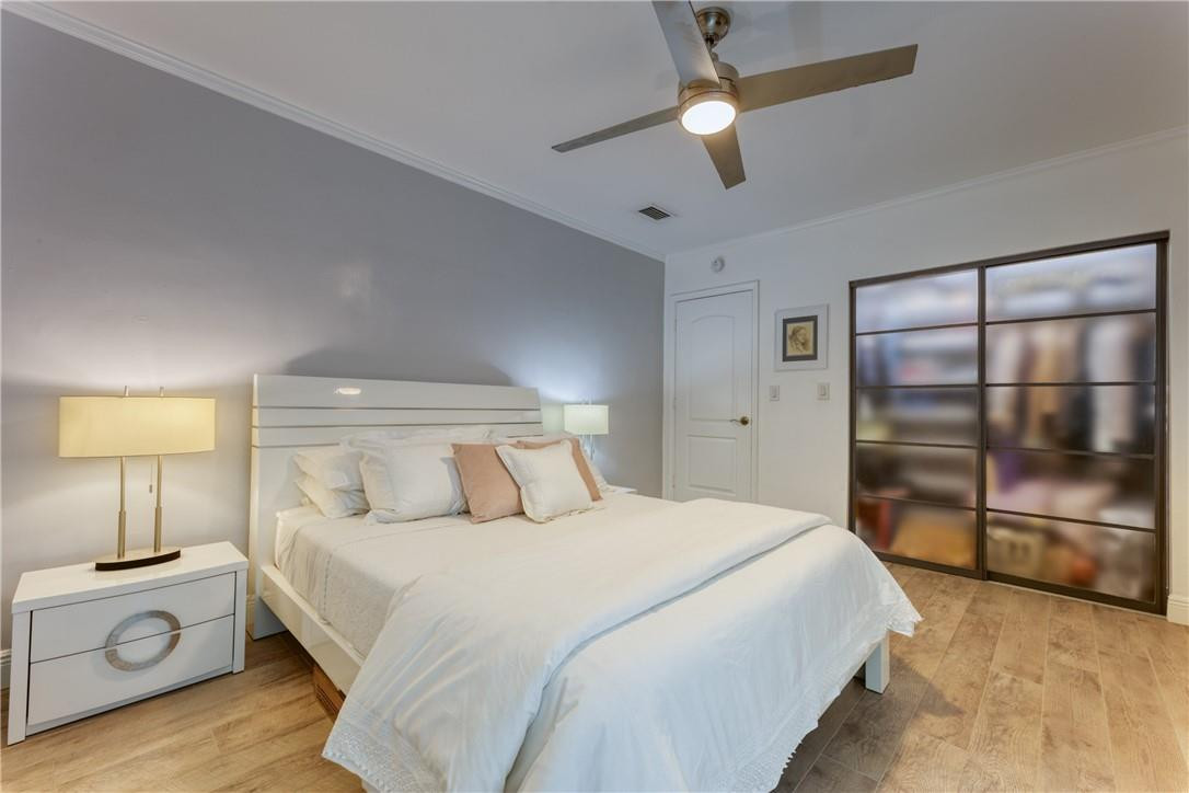 Hollywood 1-21 B - Residential