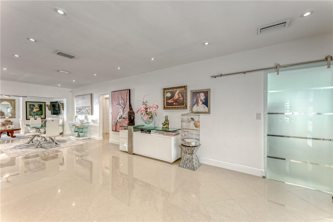 Hollywood 1-21 B - Residential