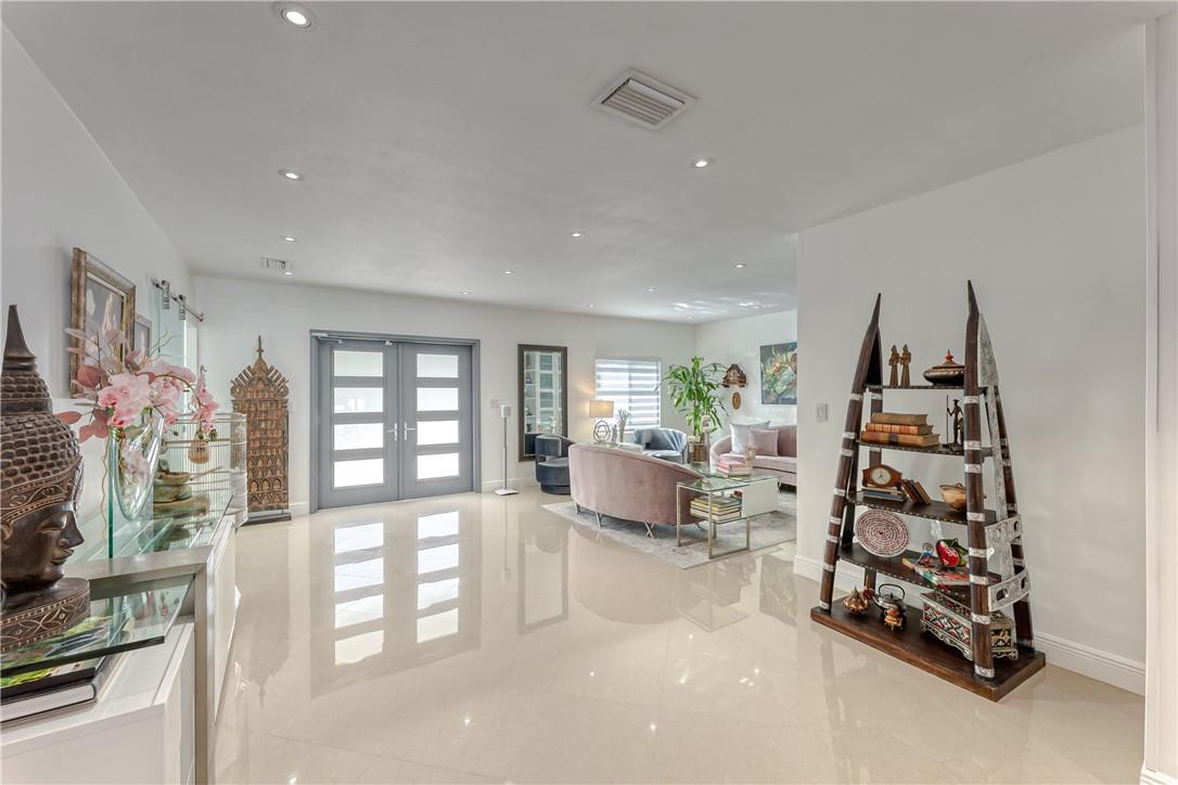 Hollywood 1-21 B - Residential