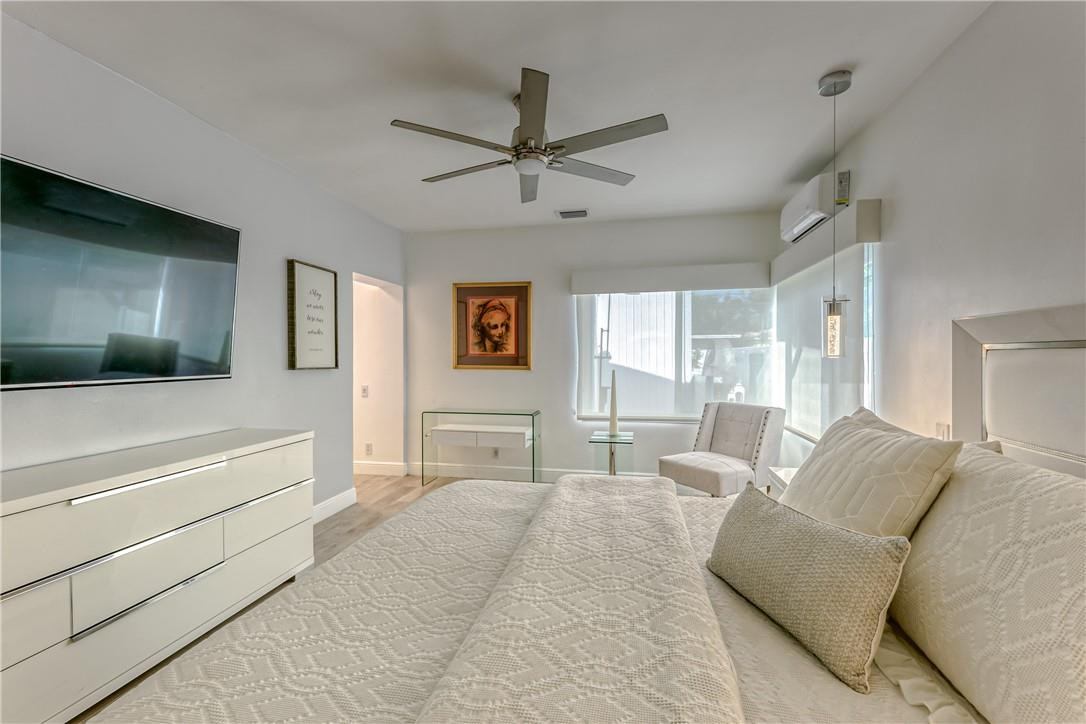 Hollywood 1-21 B - Residential