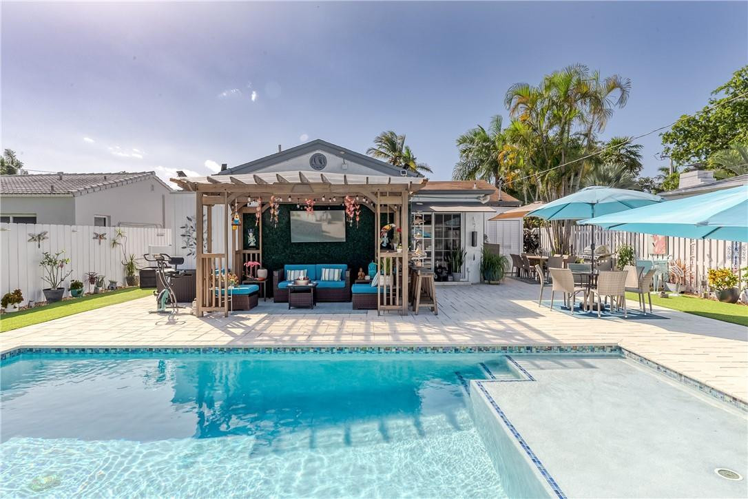 Hollywood 1-21 B - Residential