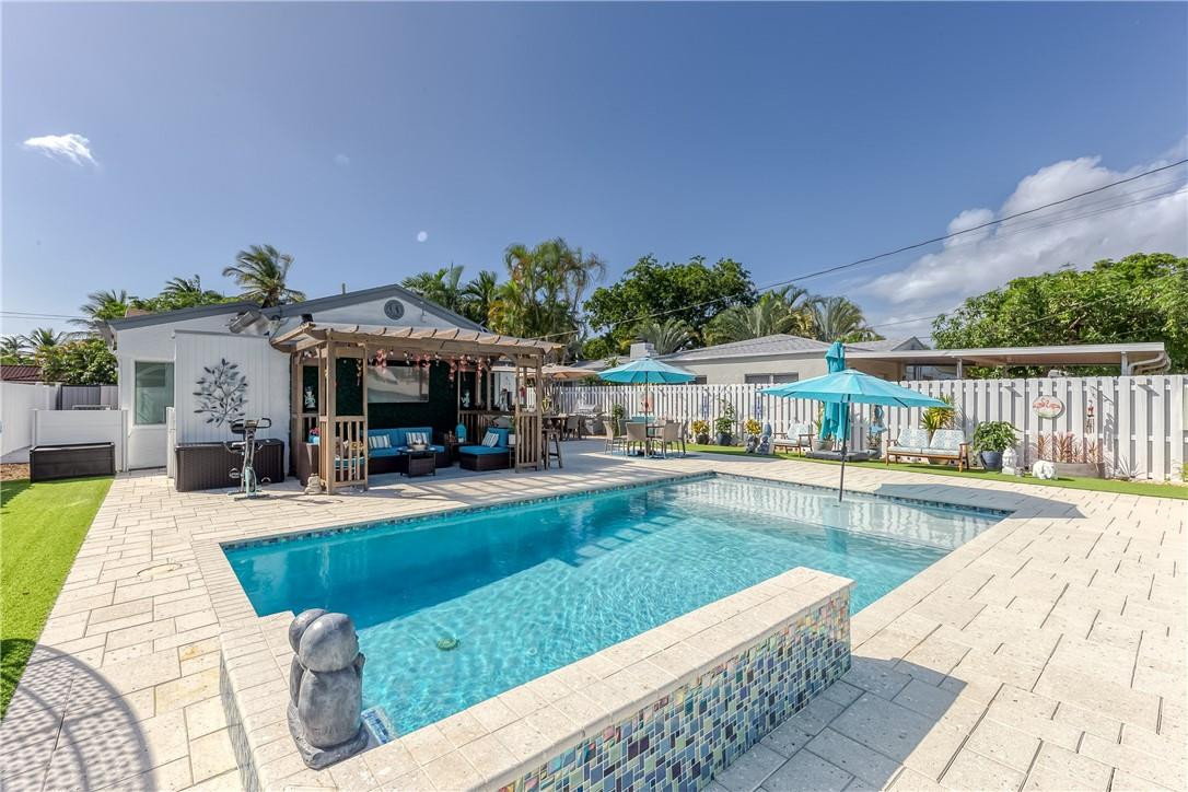Hollywood 1-21 B - Residential