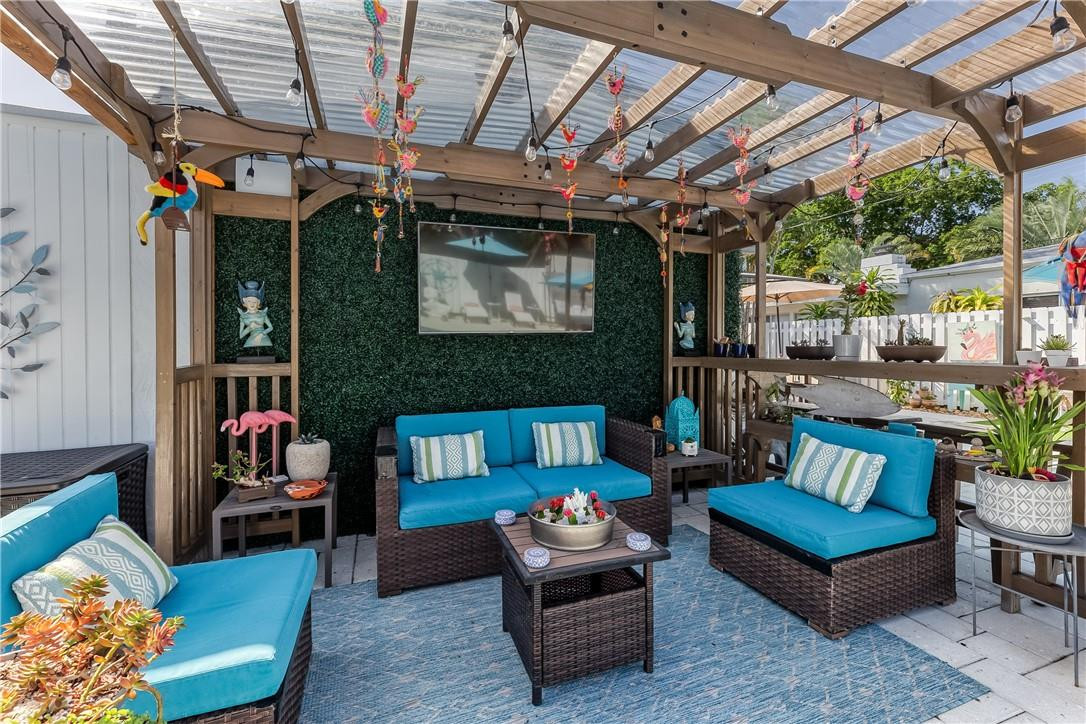 Hollywood 1-21 B - Residential