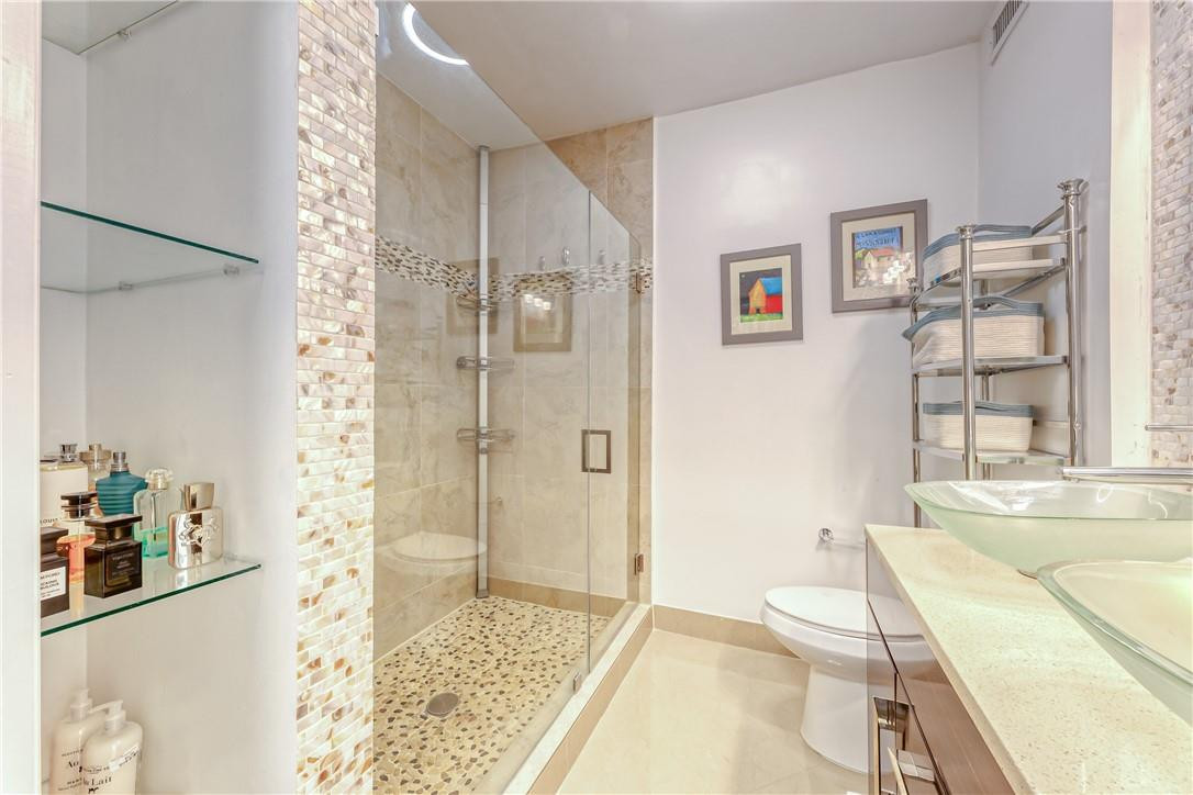 Hollywood 1-21 B - Residential
